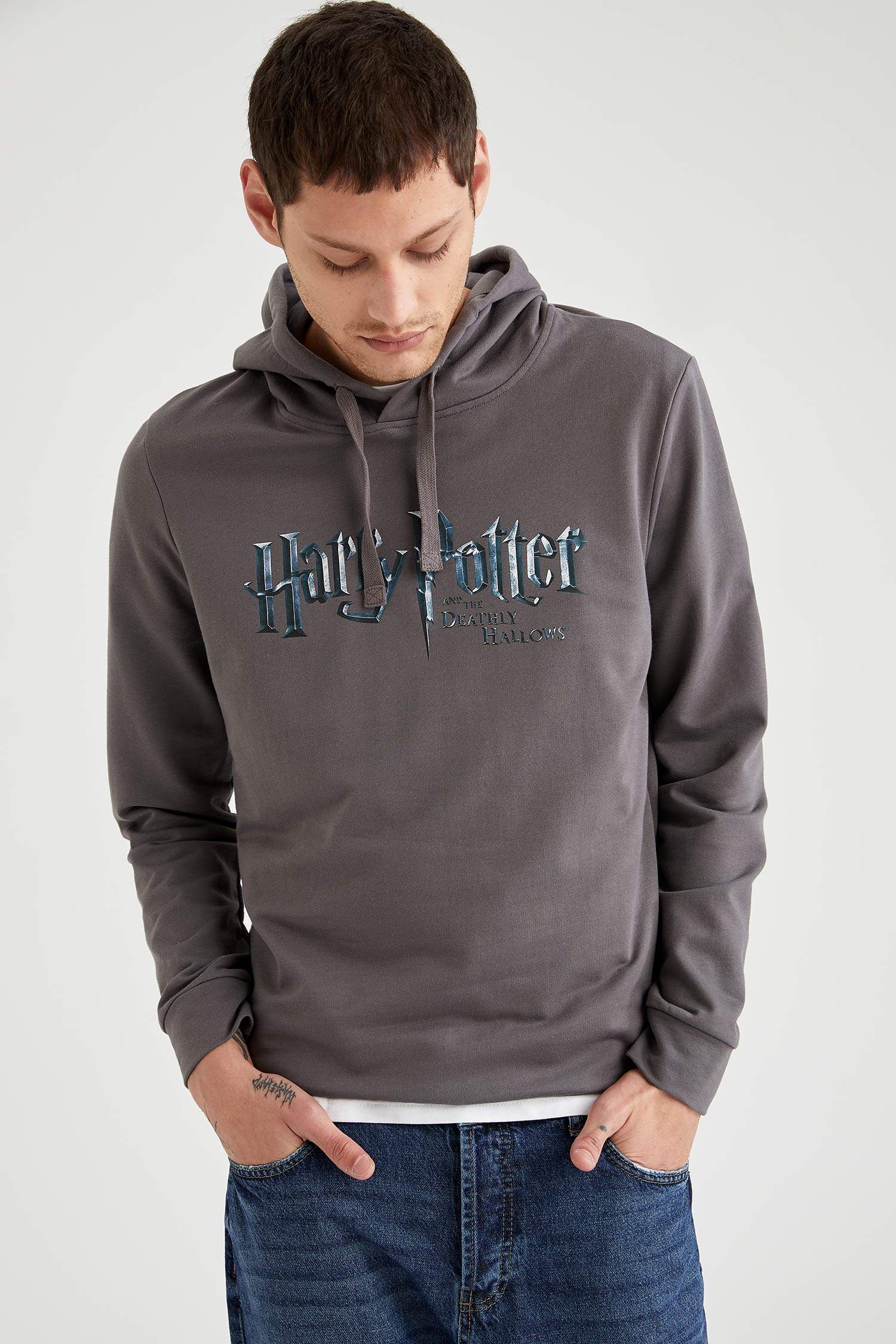 Defacto Harry Potter Lisanslı Slim Fit Kapüşonlu Sweatshirt. 3