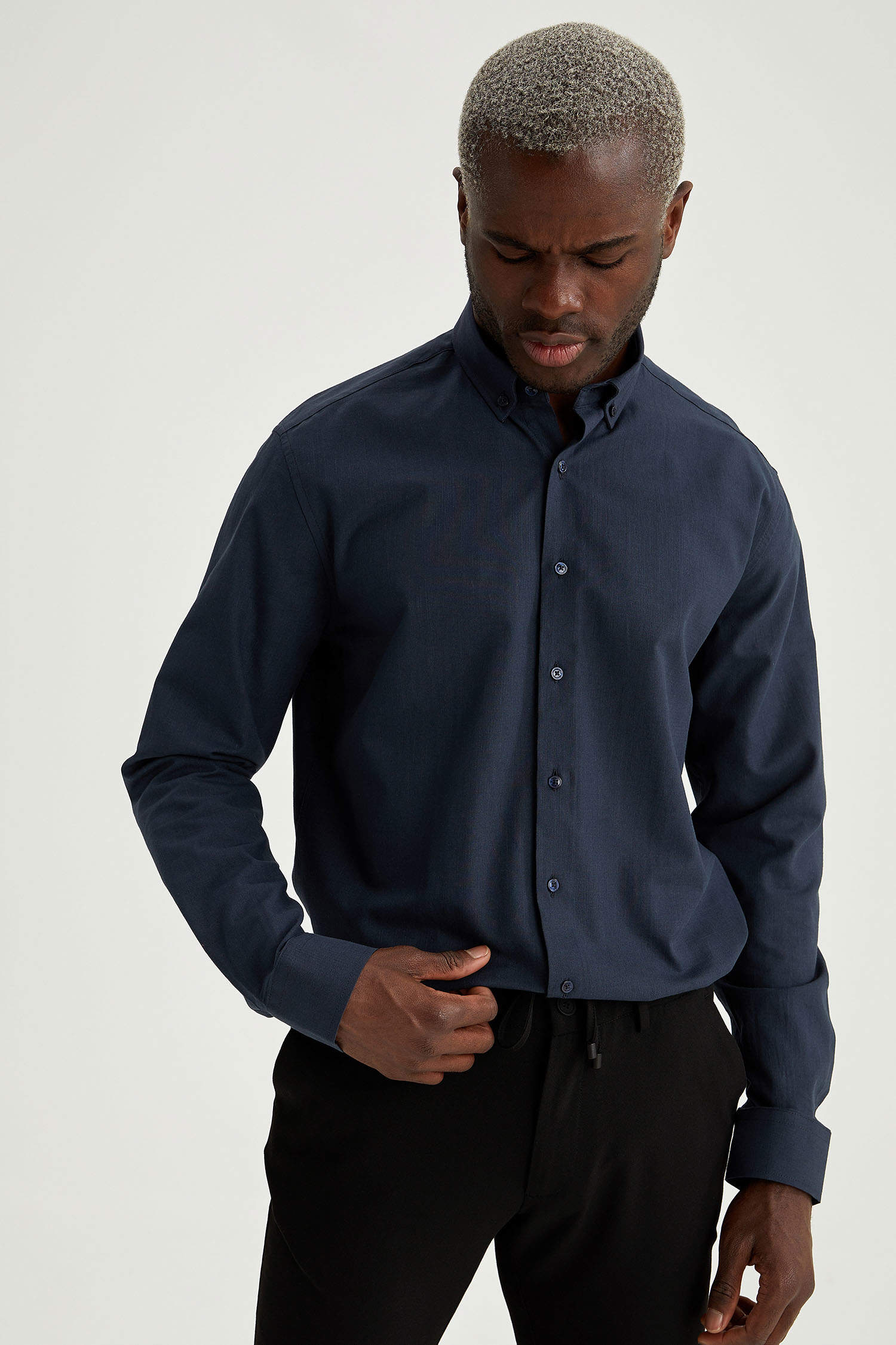 Indigo MAN Modern Fit Classic Long Sleeve Shirt 1812124 | DeFacto