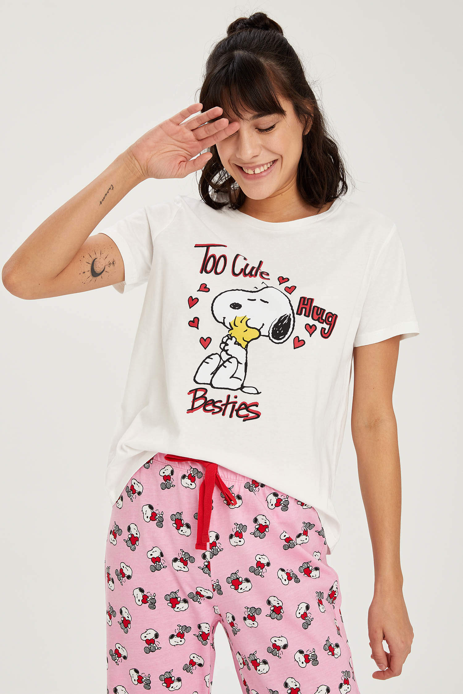 Defacto Snoopy Lisanslı Pijama Kısa Kol Takımı. 1