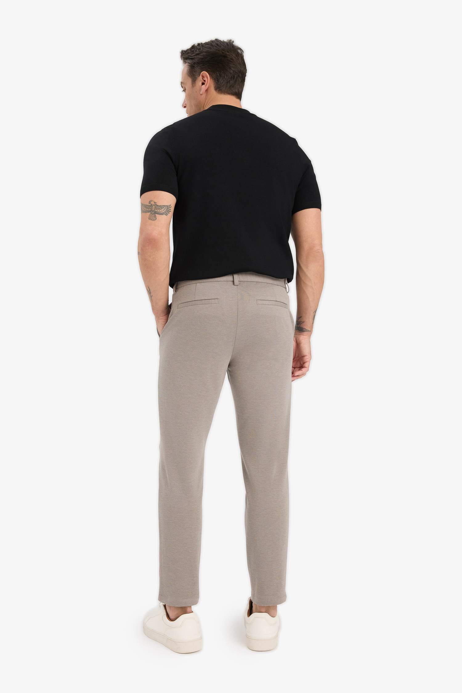 Pantalon basique à poches et jambes droites