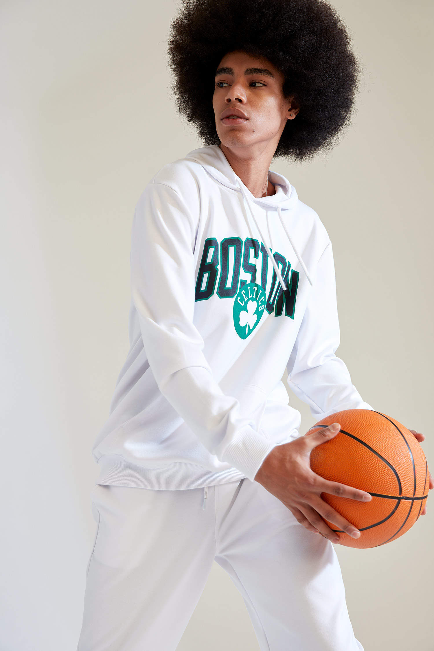 Defacto NBA Lisanslı Unisex Regular Fit Kapüşonlu Sweatshirt. 5