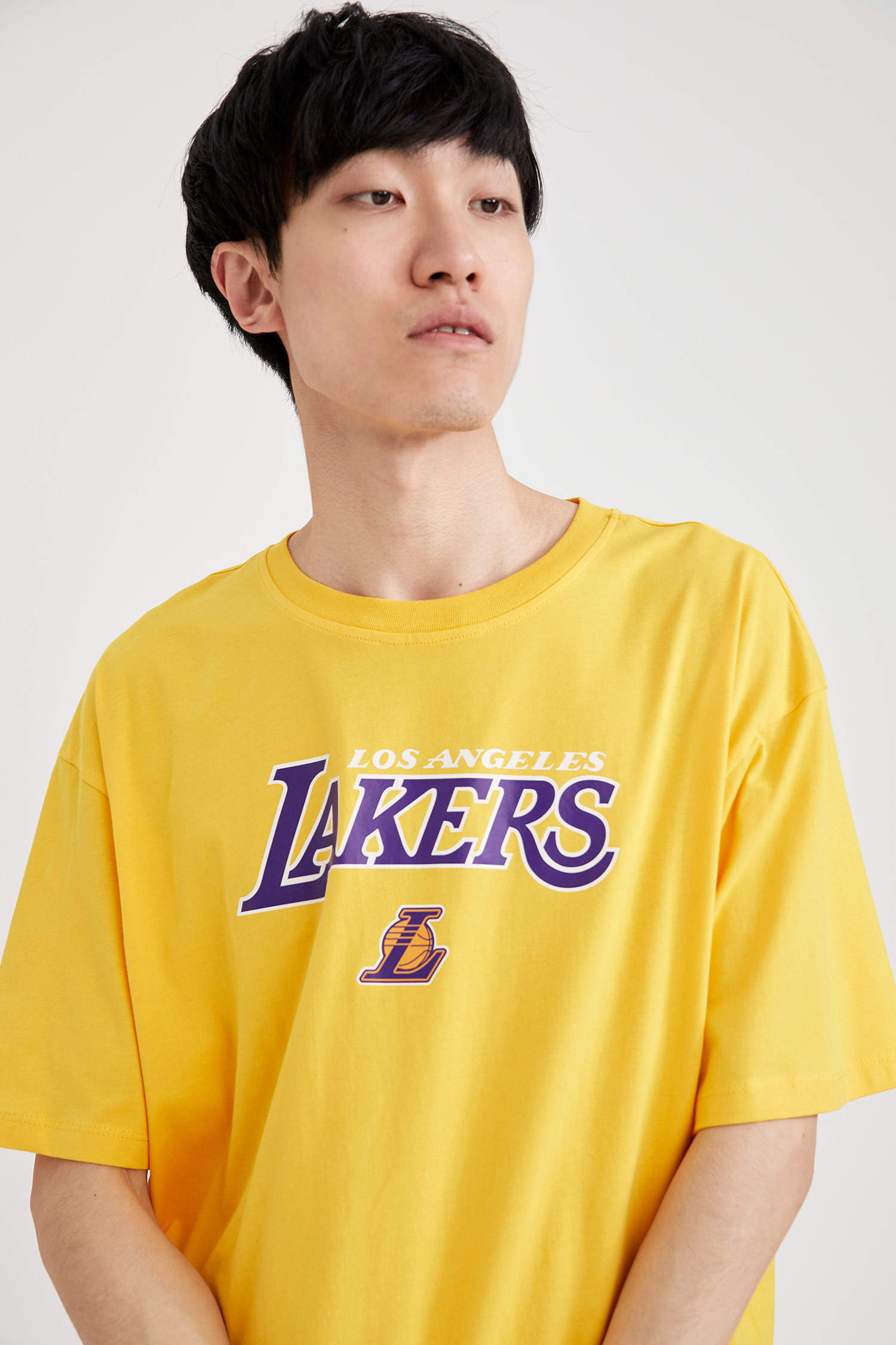 Defacto NBA Los Angeles Lakers Lisanslı Oversize Pamuklu Tişört. 1