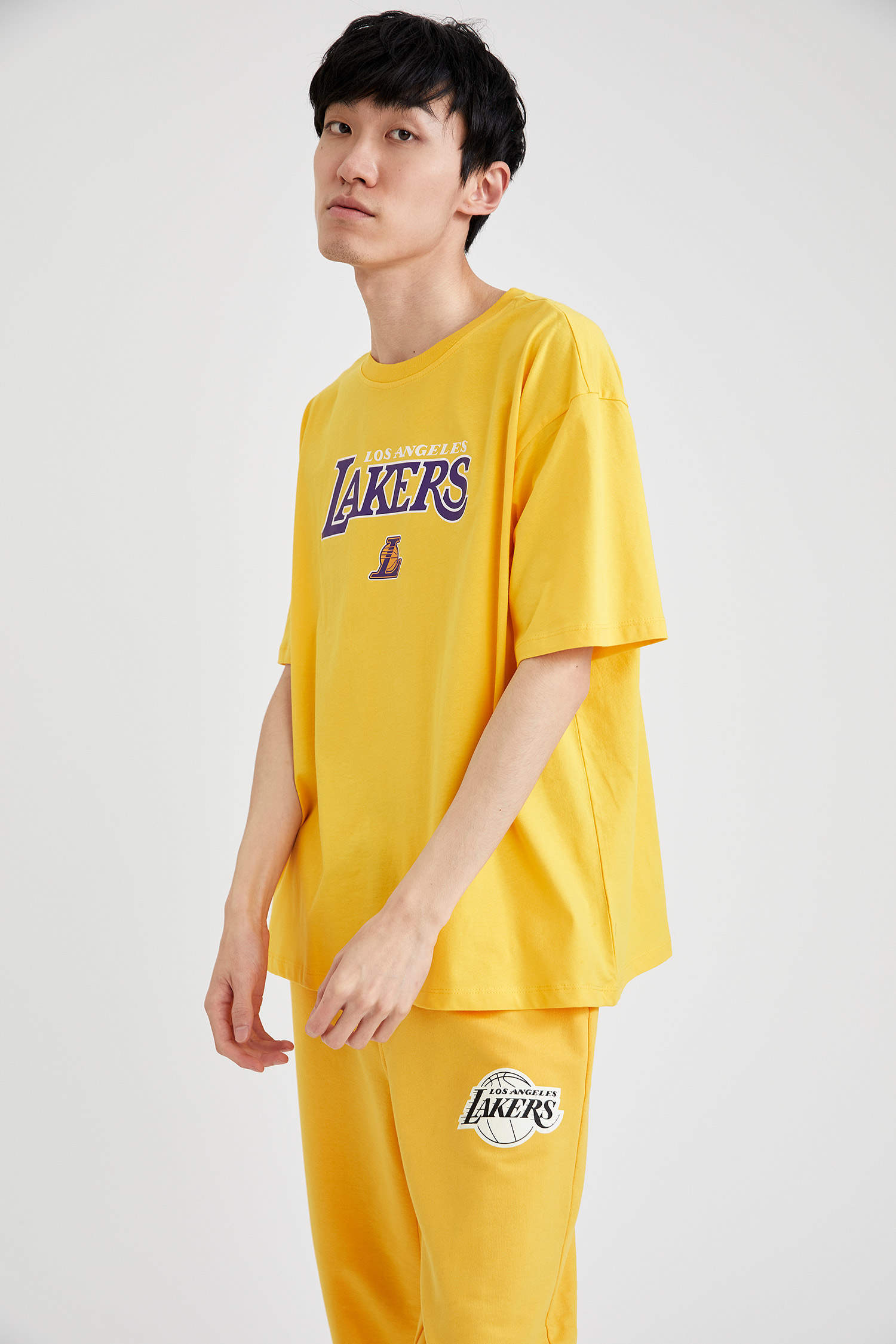 Defacto NBA Los Angeles Lakers Lisanslı Oversize Pamuklu Tişört. 3