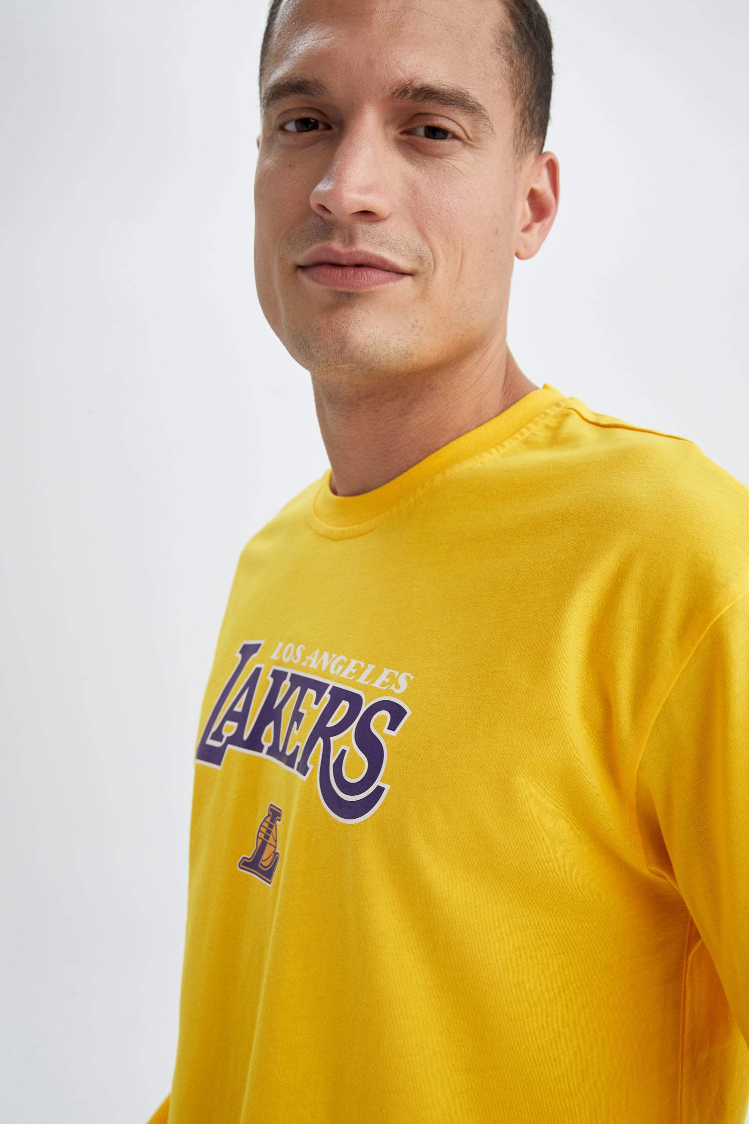 желтый Мужчины Футболка NBA Los Angeles Lakers квадратного кроя ...