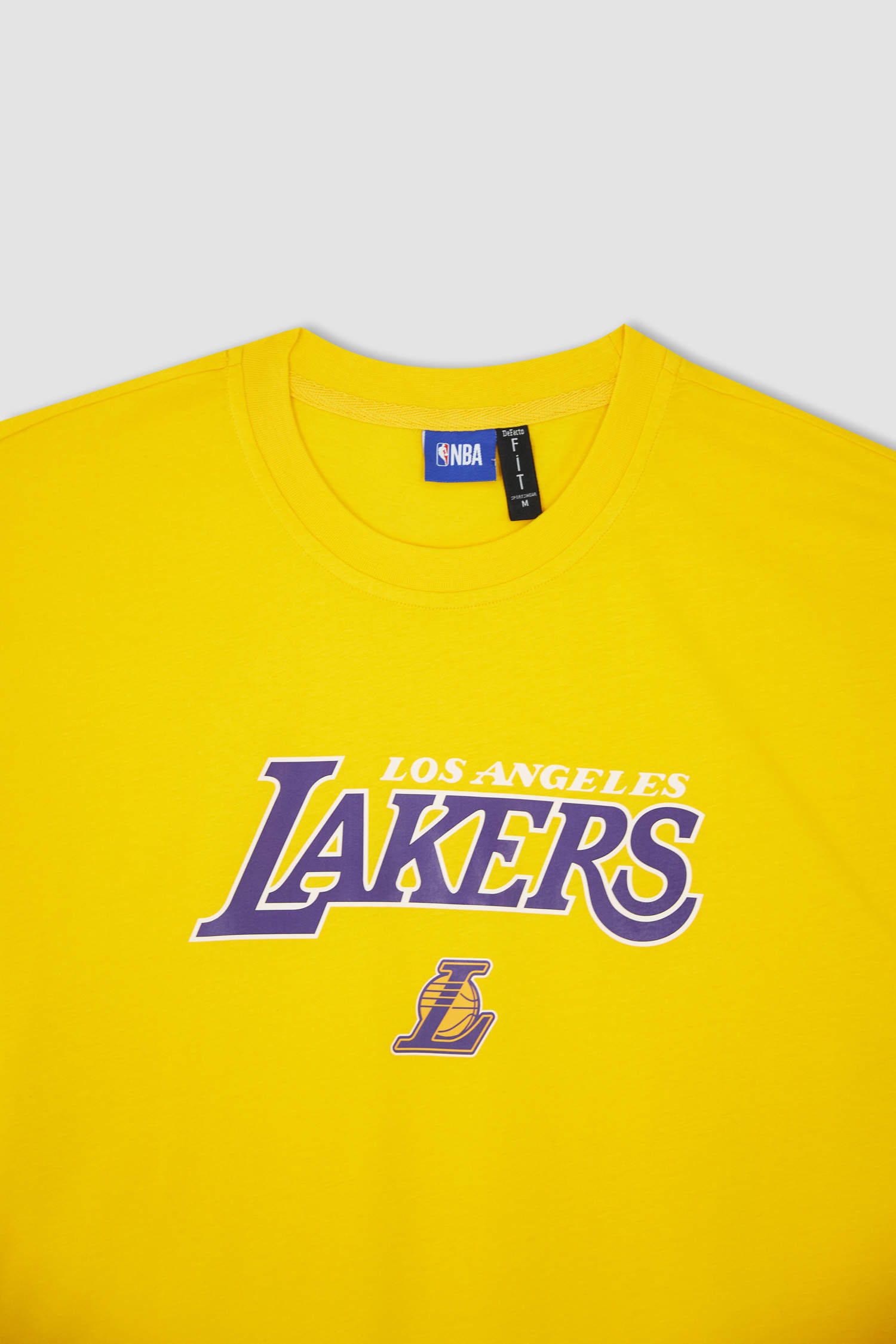 Defacto Fit NBA Los Angeles Lakers Boxy Fit Tişört. 8