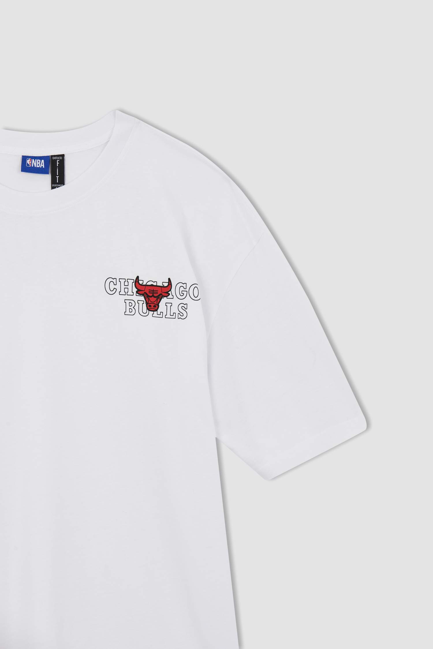 New Era NBA Chicago Bulls back print t-shirt in white exclusive as ASOS