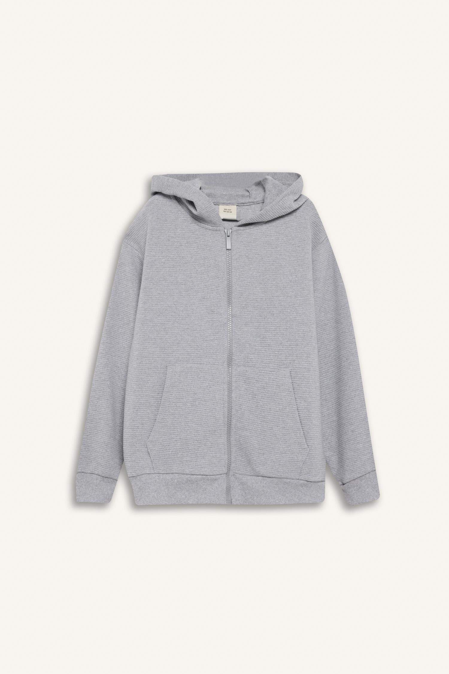 سويت شيرت ولادي قصة عادية بياخة بسحاب