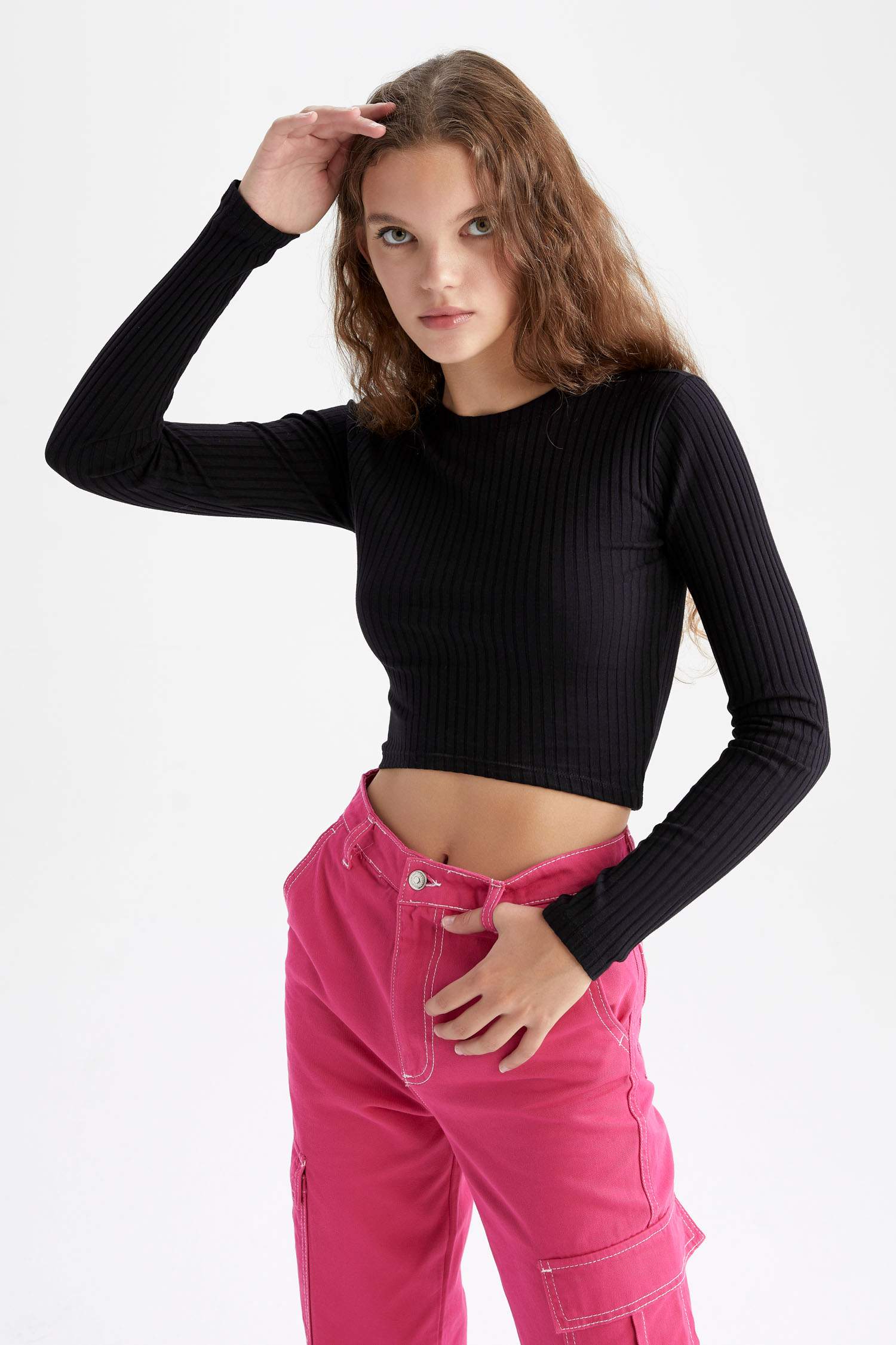 كروب توب بأكمام طويلة قصير من الأمام