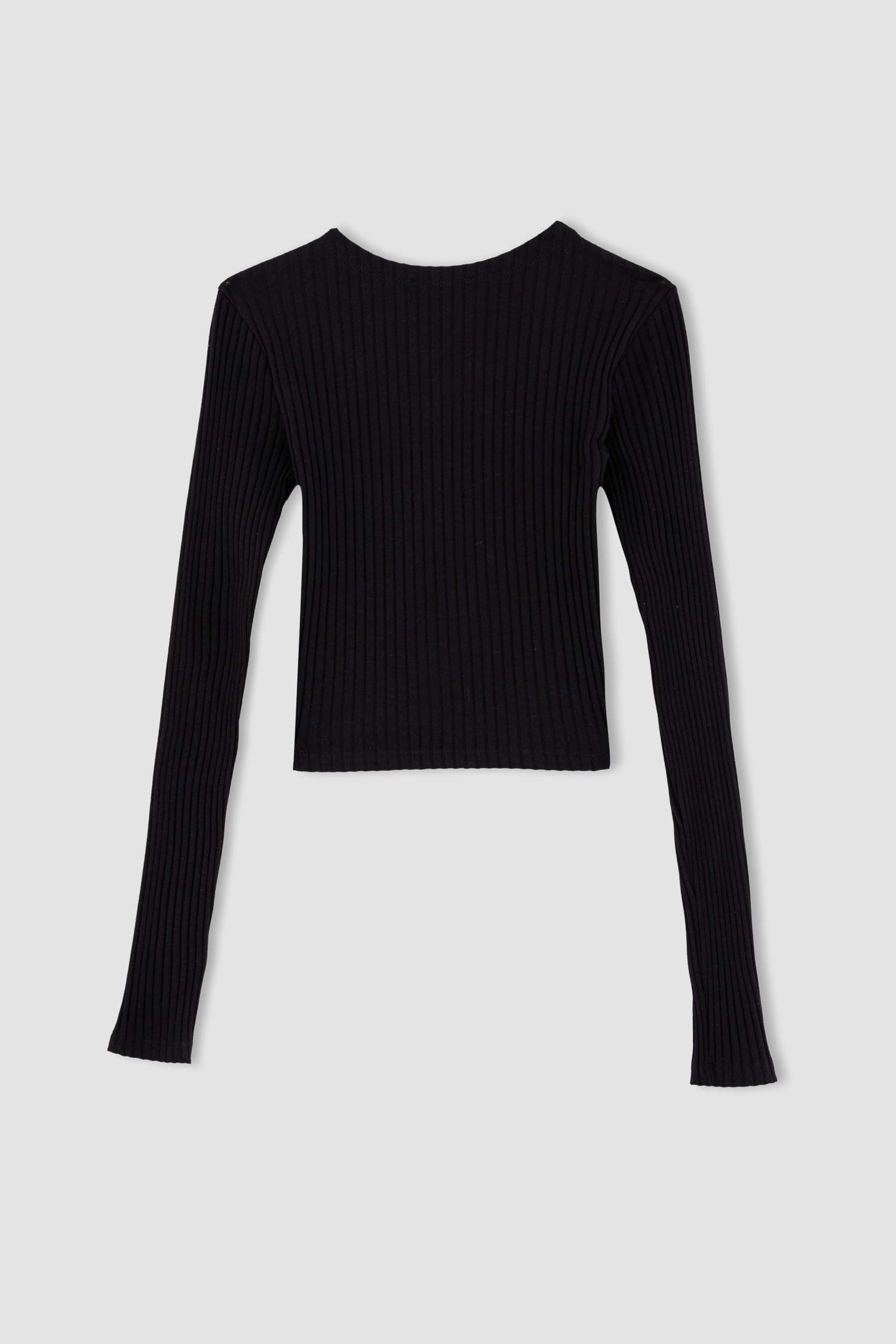 كروب توب بأكمام طويلة قصير من الأمام