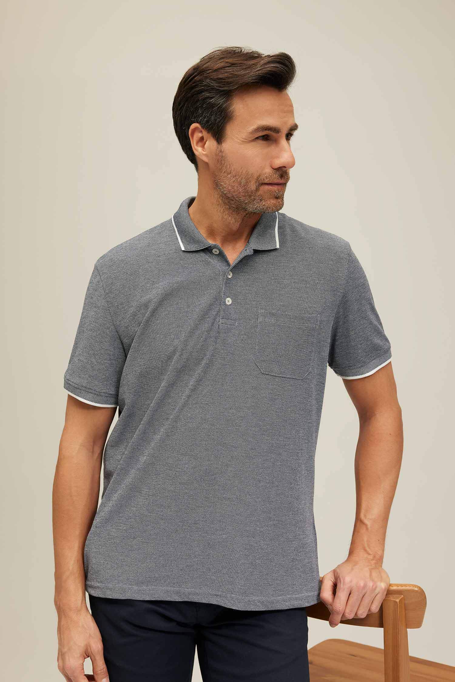 Футболка-поло стандартного кроя