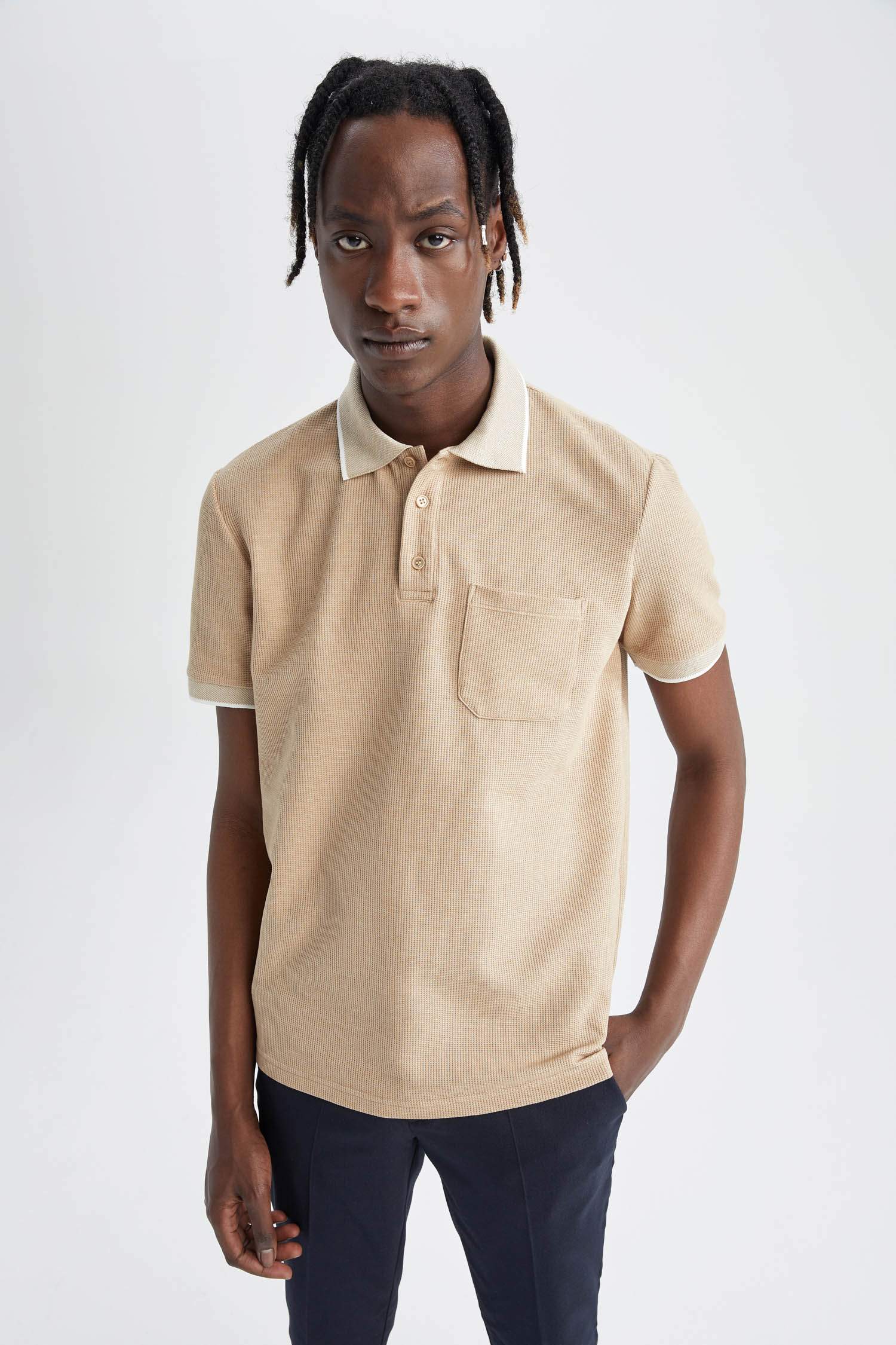 Beige Man Regular Fit Textured Short 