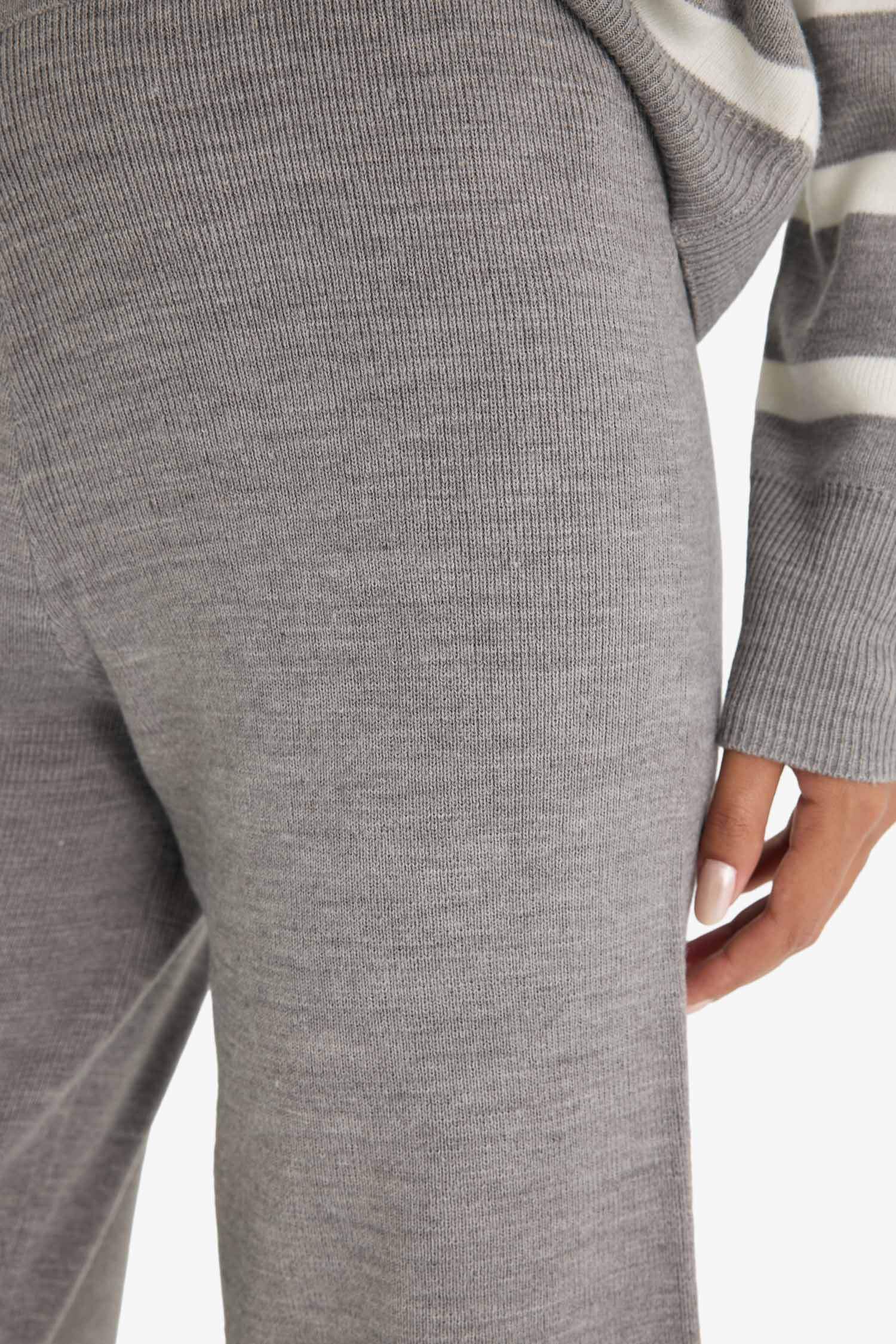 Pantalon évasé en tricot à taille élastique