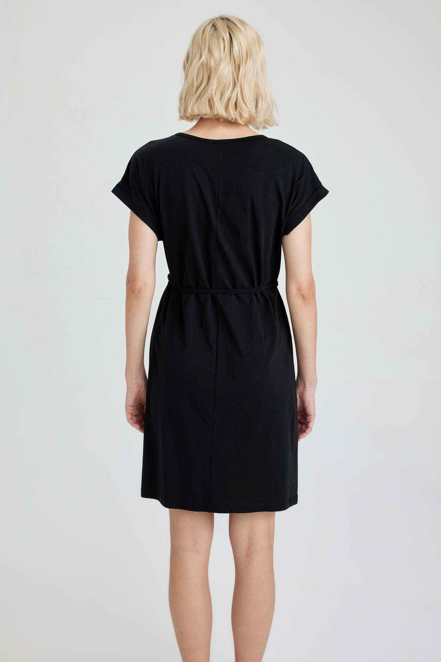 A Cut Crew Neck Mini Short Sleeve Dress