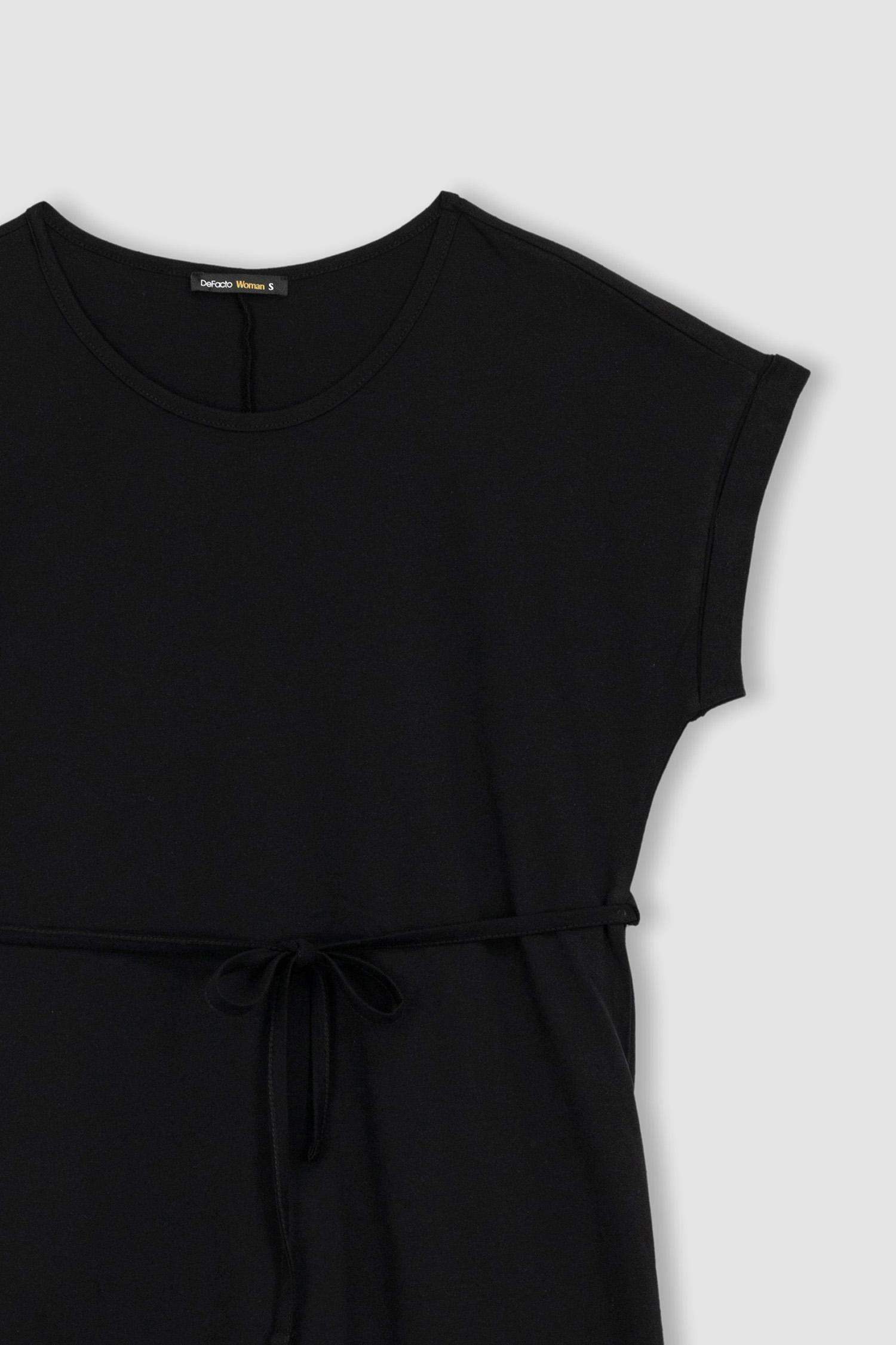 A Cut Crew Neck Mini Short Sleeve Dress