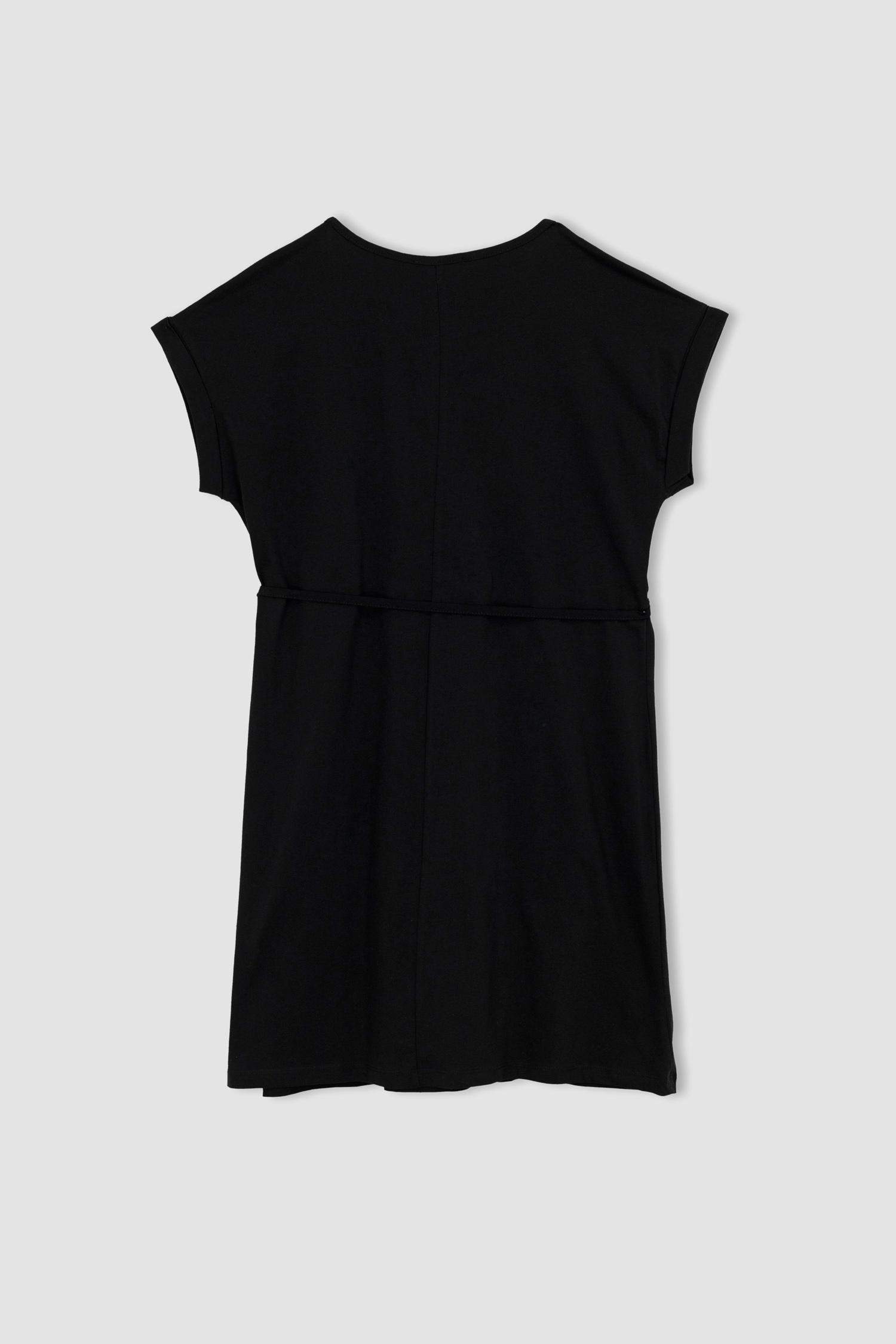 A Cut Crew Neck Mini Short Sleeve Dress