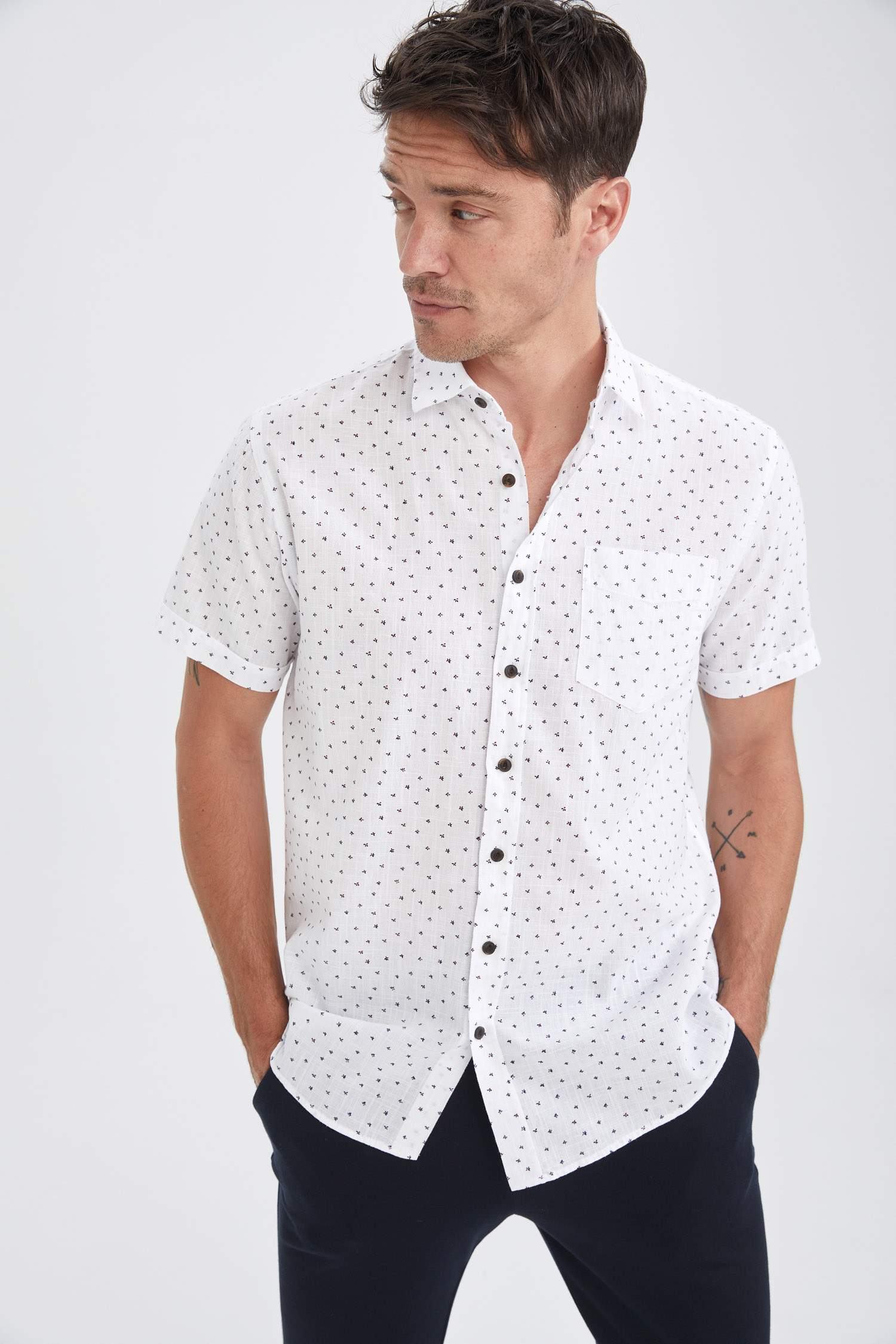 White MAN Patterned Short Sleeve Shirt 1995528 | DeFacto