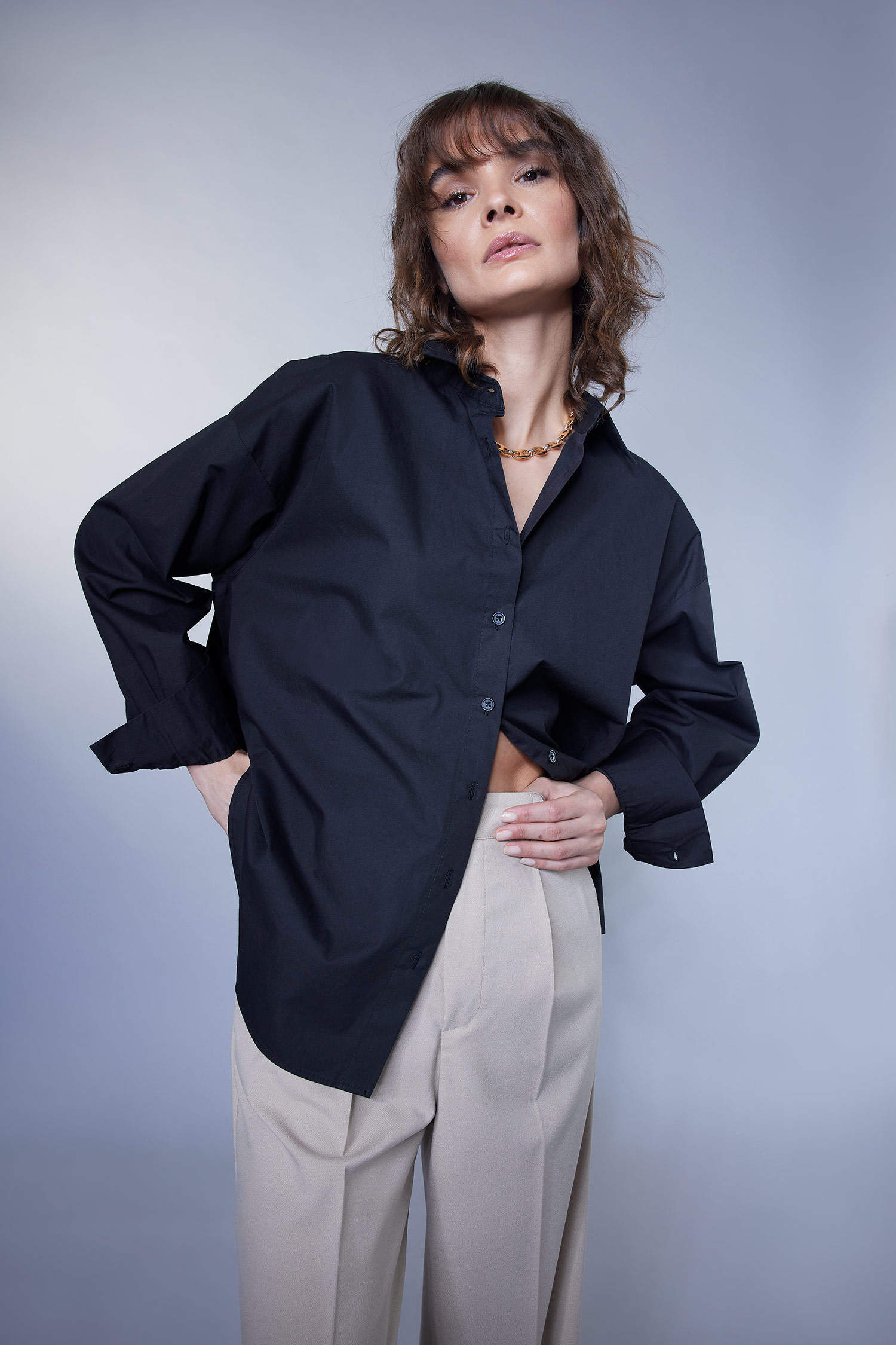 Black WOMAN Oversized Fit Long Sleeve Poplin Shirt 2183811 | DeFacto