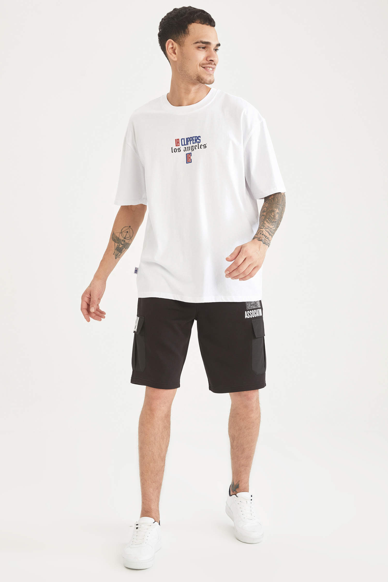 سكاف NBA Los Angeles Clippers Licensed Oversize Fit Crew Neck Short Sleeve  T-Shirt سكاف