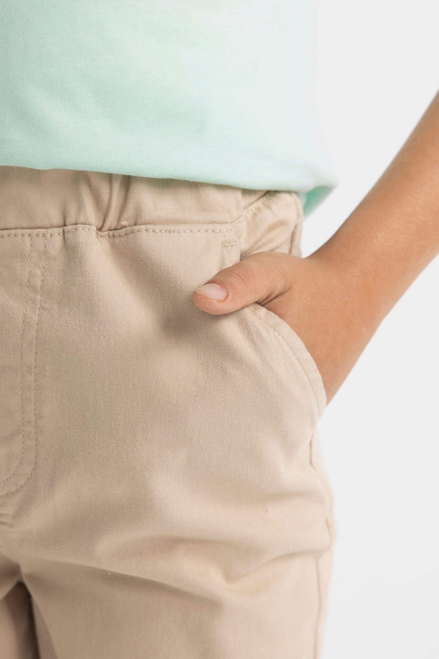 Erkek Çocuk Düz Paça Beli Lastikli Cepli Bej Basic Düz Gabardin Okul Pantolonu