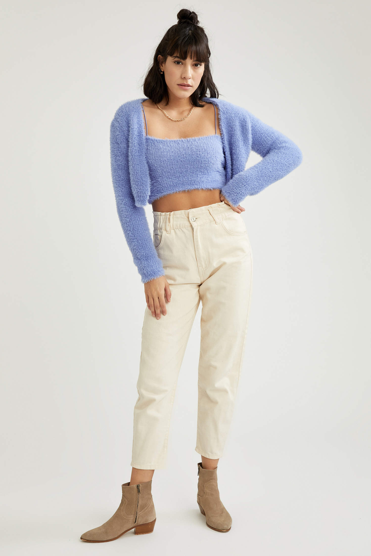 Blue Woman Long-Sleeved Cropped Fit V-Neck Outfit 1913530 | DeFacto