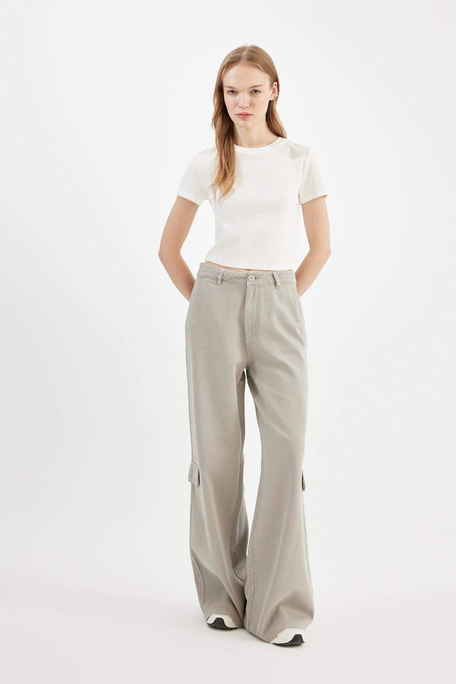 Fitted Ribbon Basic T-Shirt