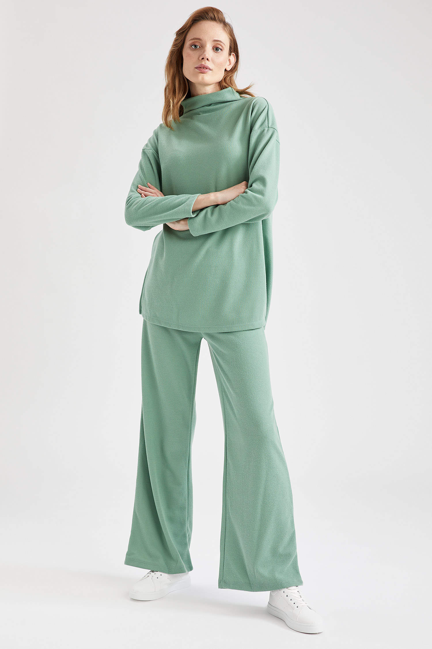 Turquoise WOMAN Relax Fit Turtleneck Sweatshirt 1807520 | DeFacto