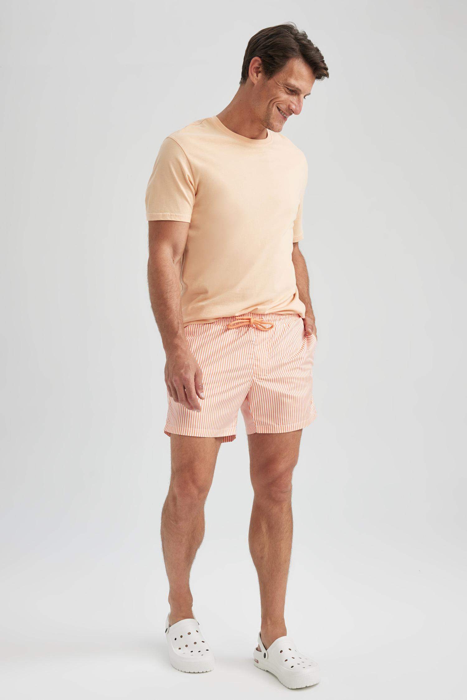 شورت بحر قصير