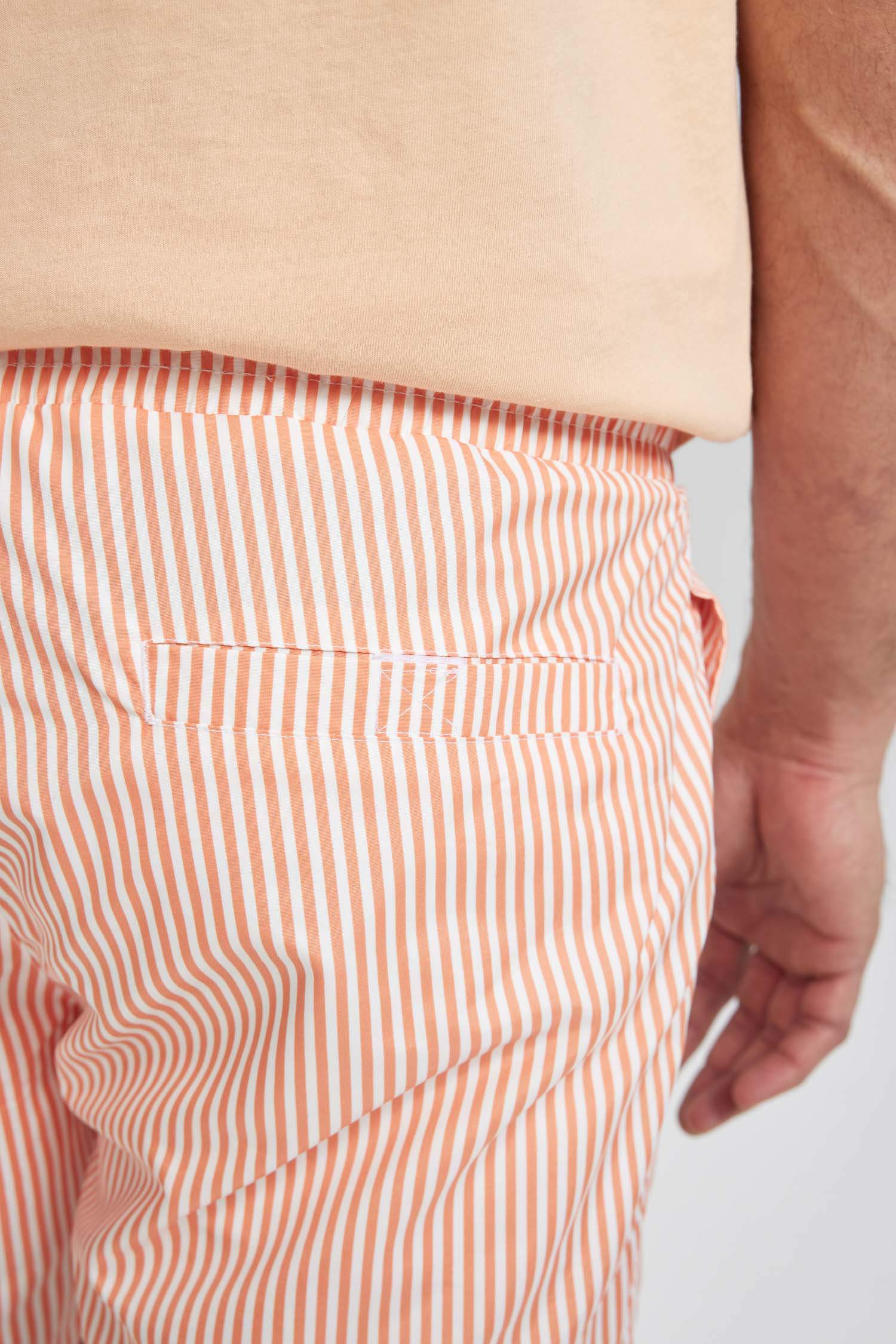 شورت بحر قصير