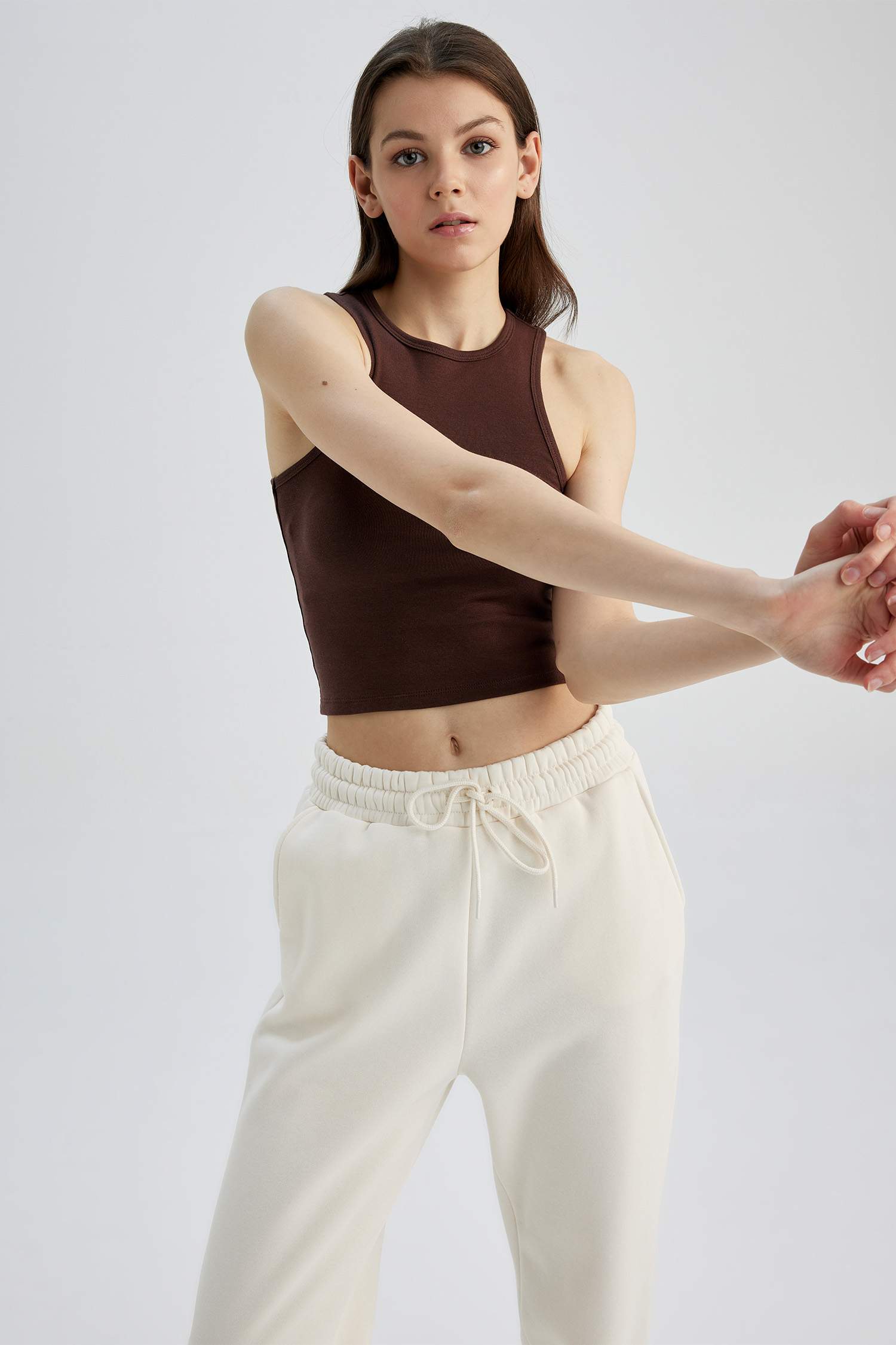 Майка с вырезом приталенного кроя