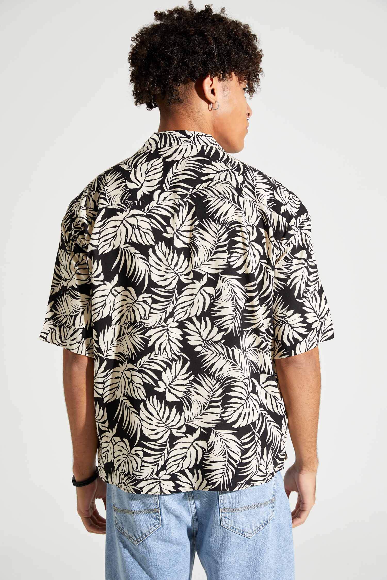 Black MAN Patterned Short Sleeve Shirt 1991777 DeFacto