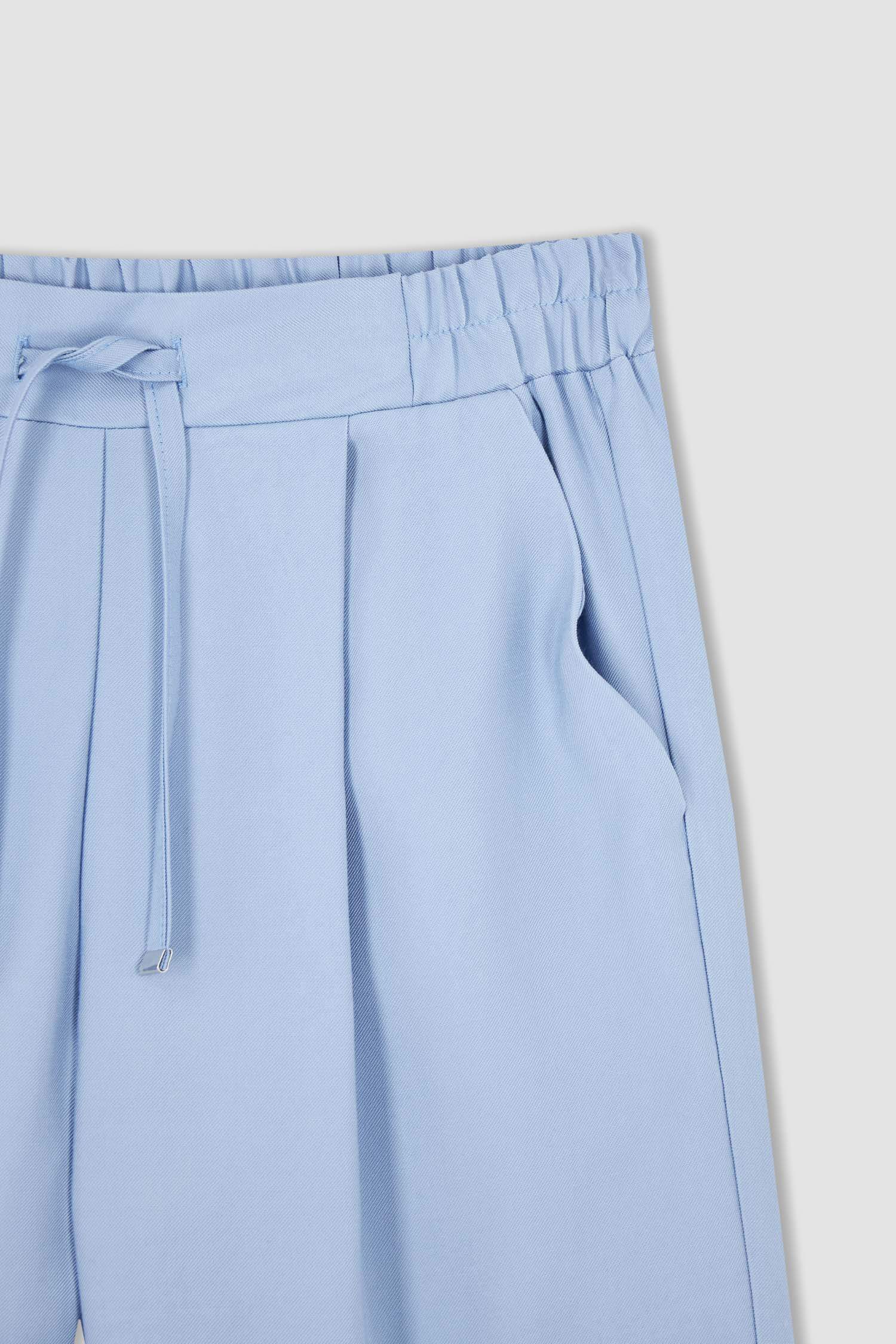 Jogger Fit Tie Waist Crop Chinos