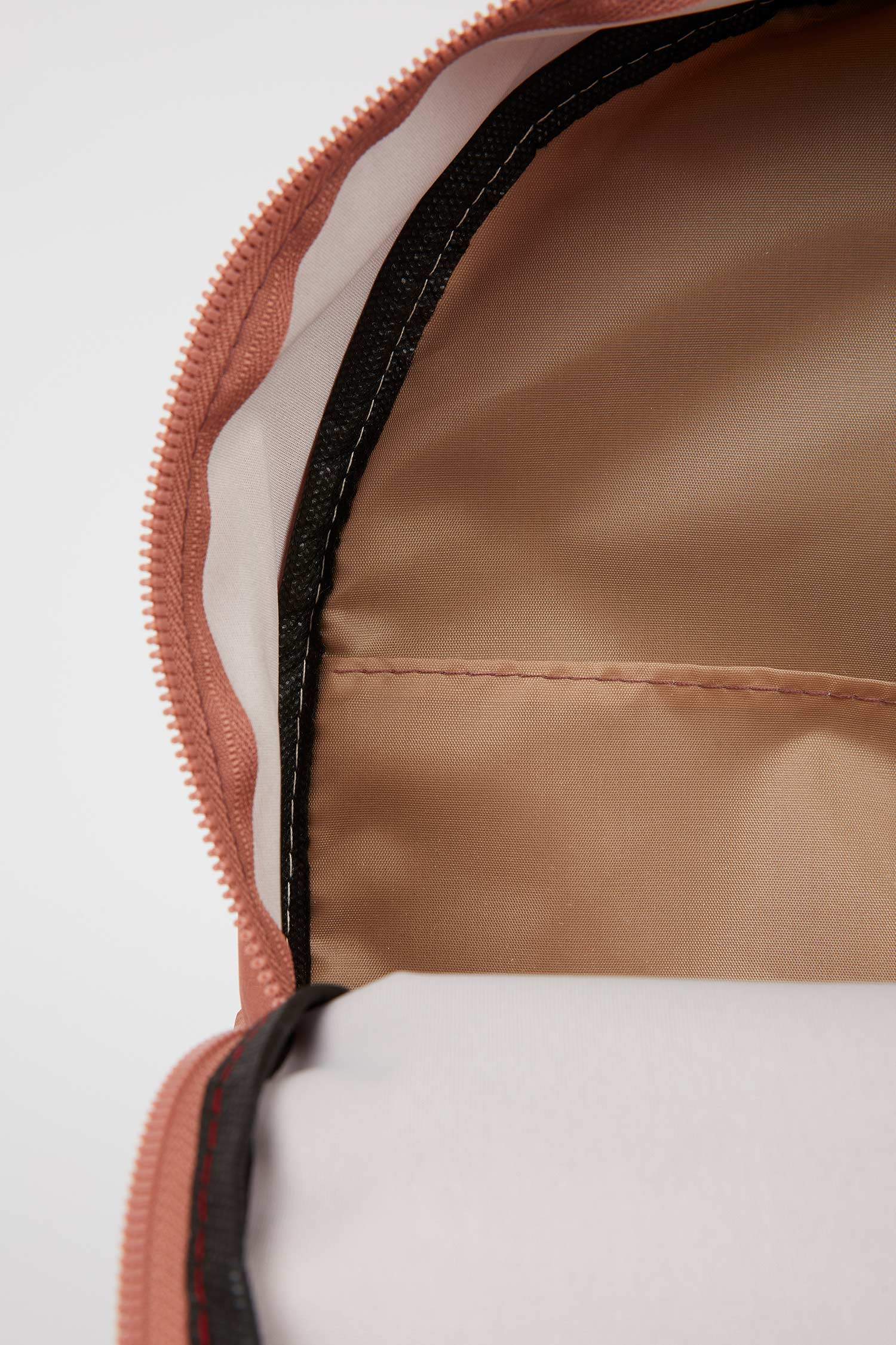 Әйелдерге арқақоржын