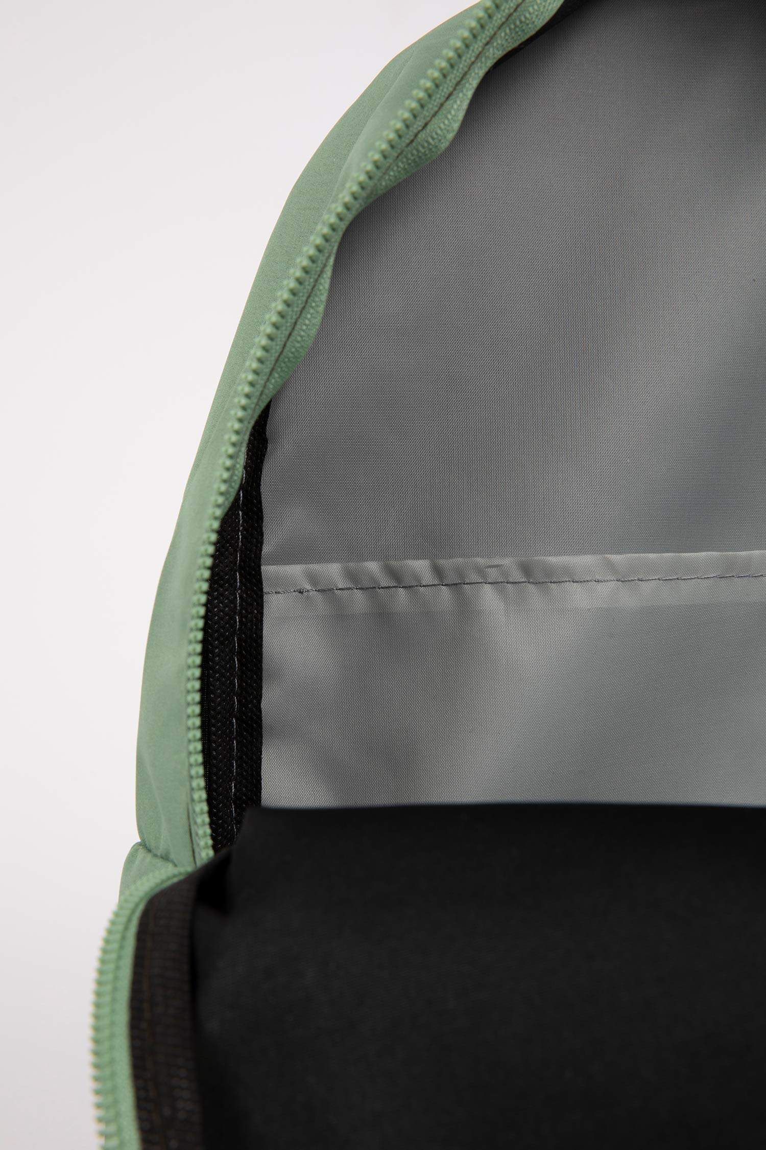 Әйелдерге арқақоржын