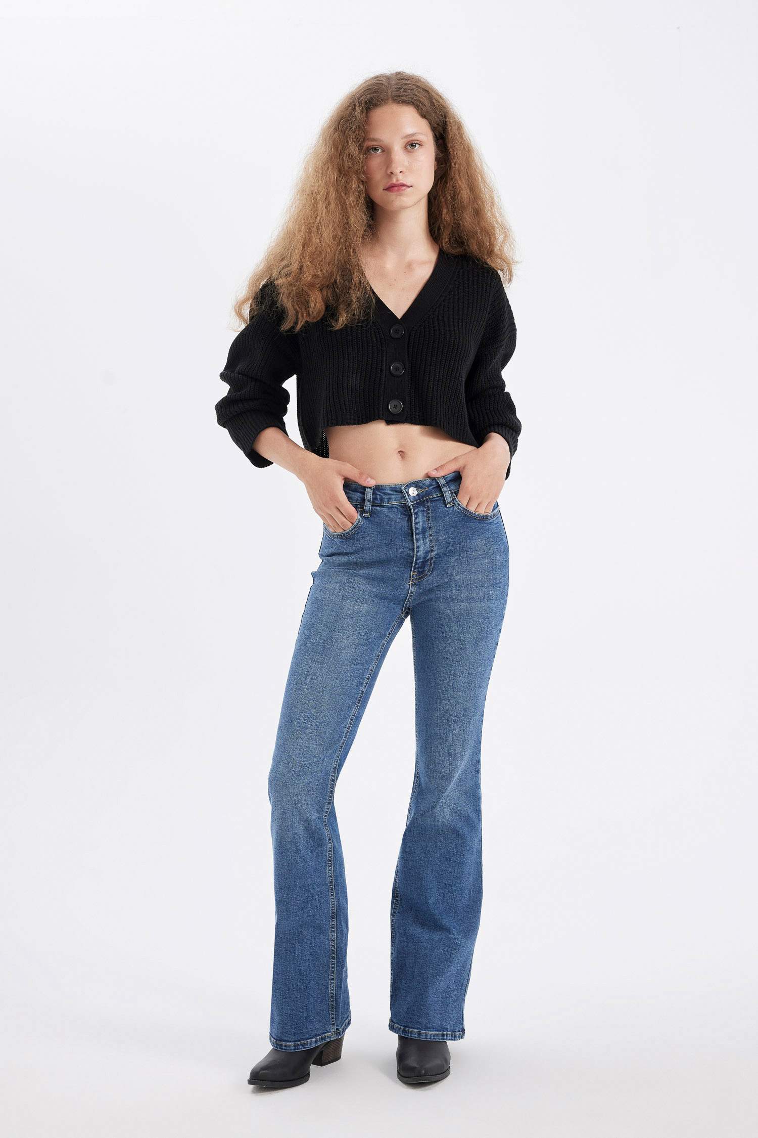 Regular Fit V Yaka Basic Düz Düğmeli Triko Hırka