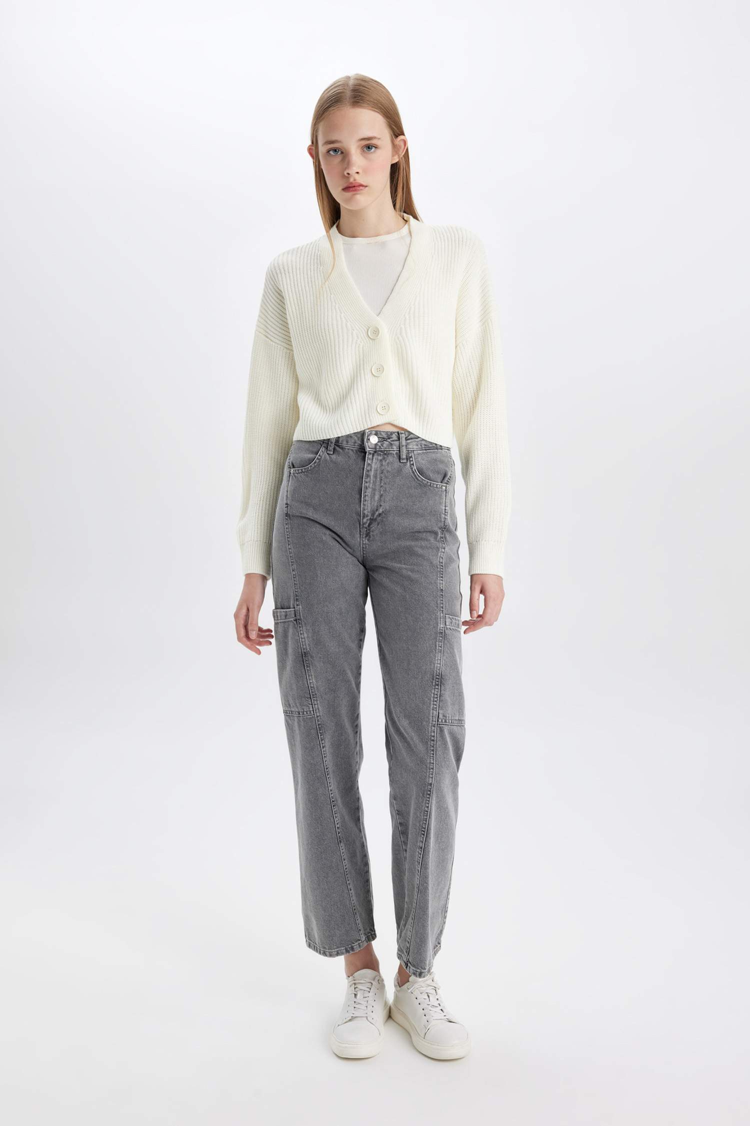 Regular Fit V Yaka Basic Düz Düğmeli Triko Hırka