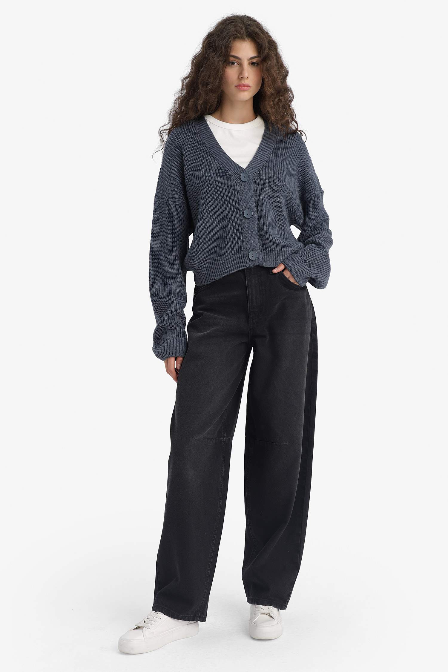 Regular Fit V Yaka Düğmeli Triko Hırka