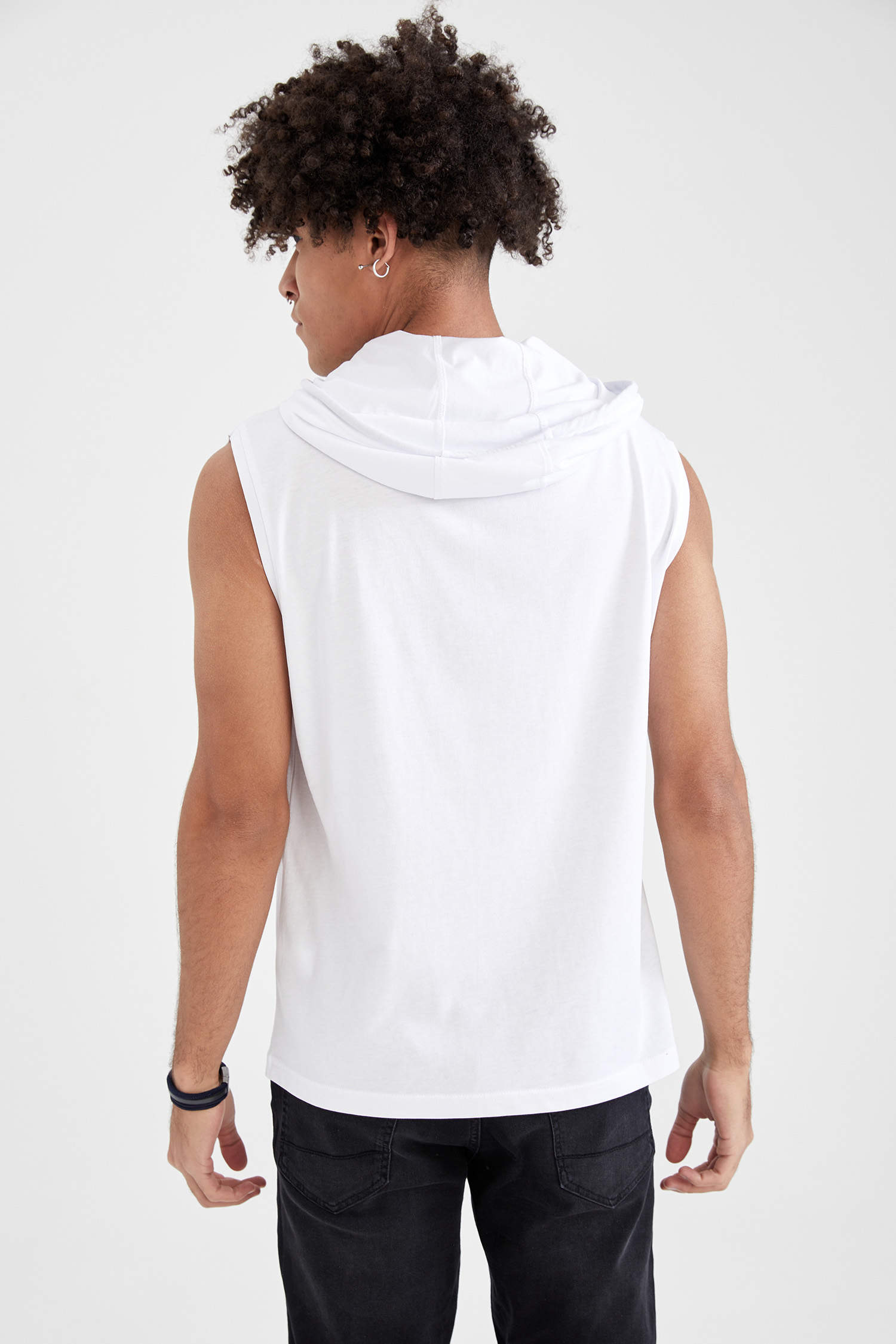 White MAN Standard Fit Licensed Animal Planet Sleeveless Hooded T-Shirt  2010048 | DeFacto