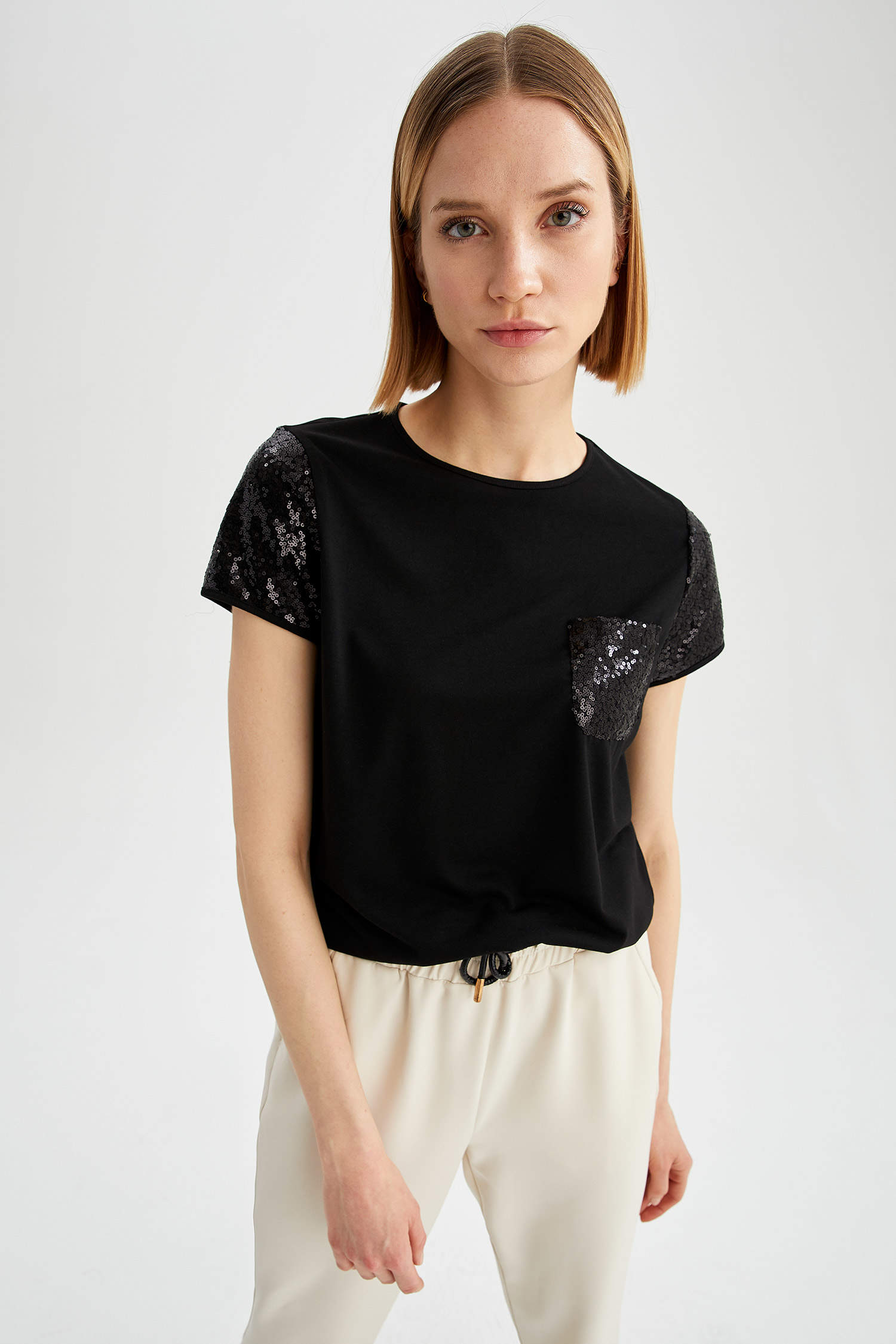 Black WOMAN Patterned Short Sleeve Shirt 1974321 | DeFacto