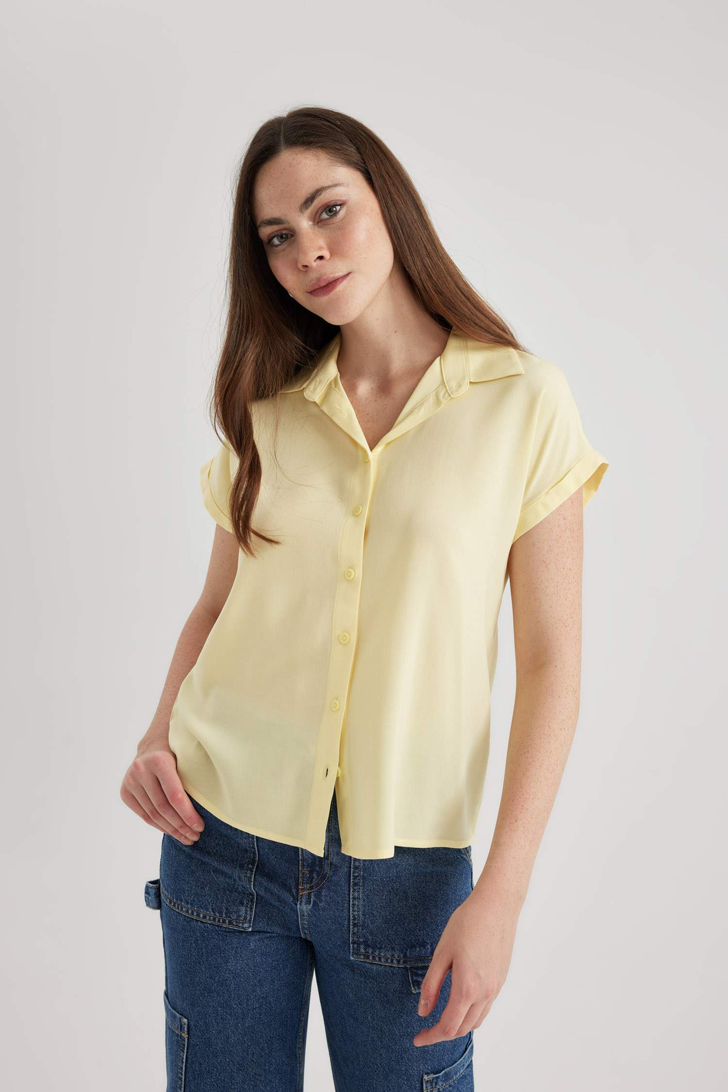 Regular Fit Basic Short Sleeve Shirt