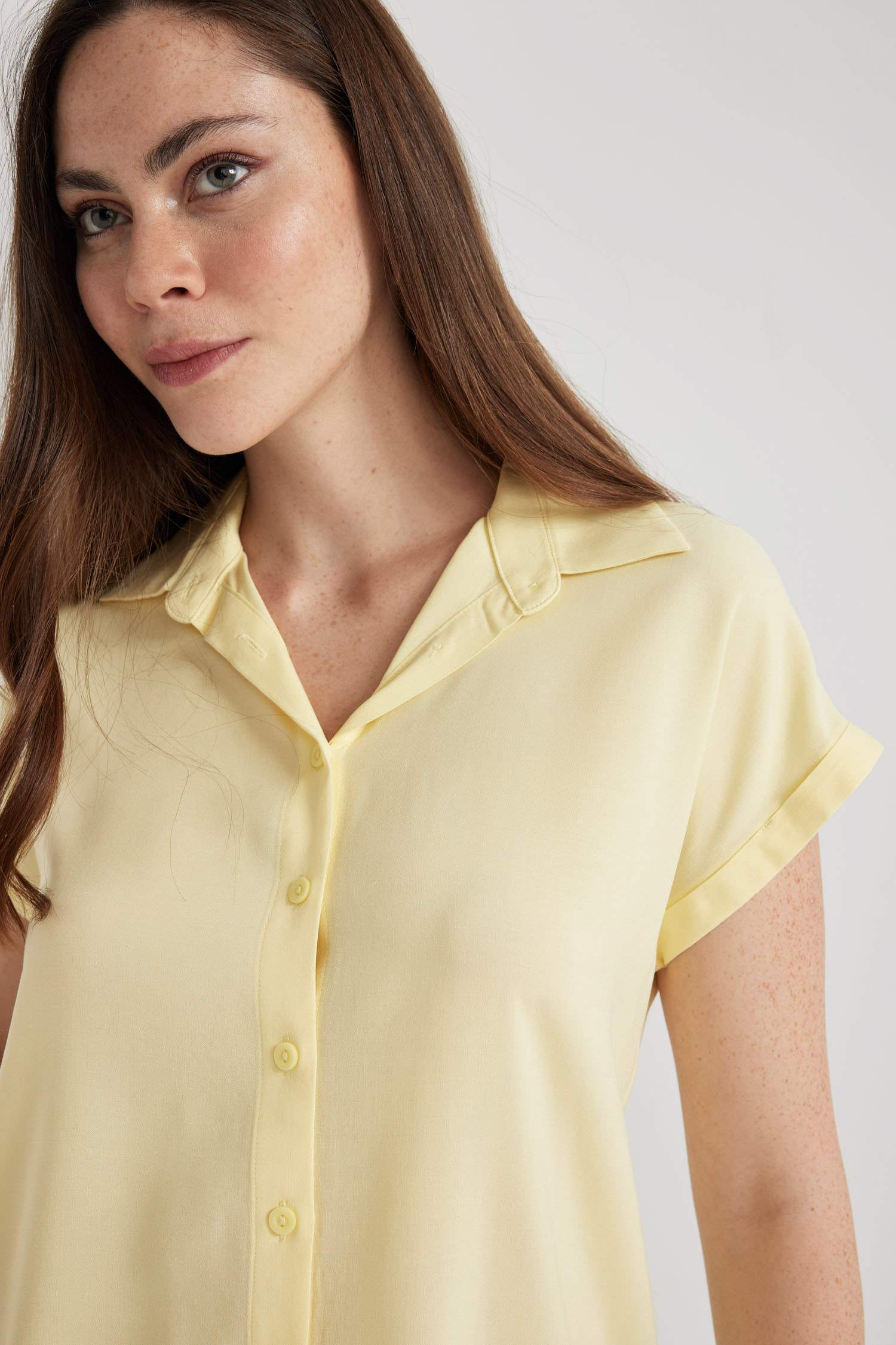 Regular Fit Basic Short Sleeve Shirt