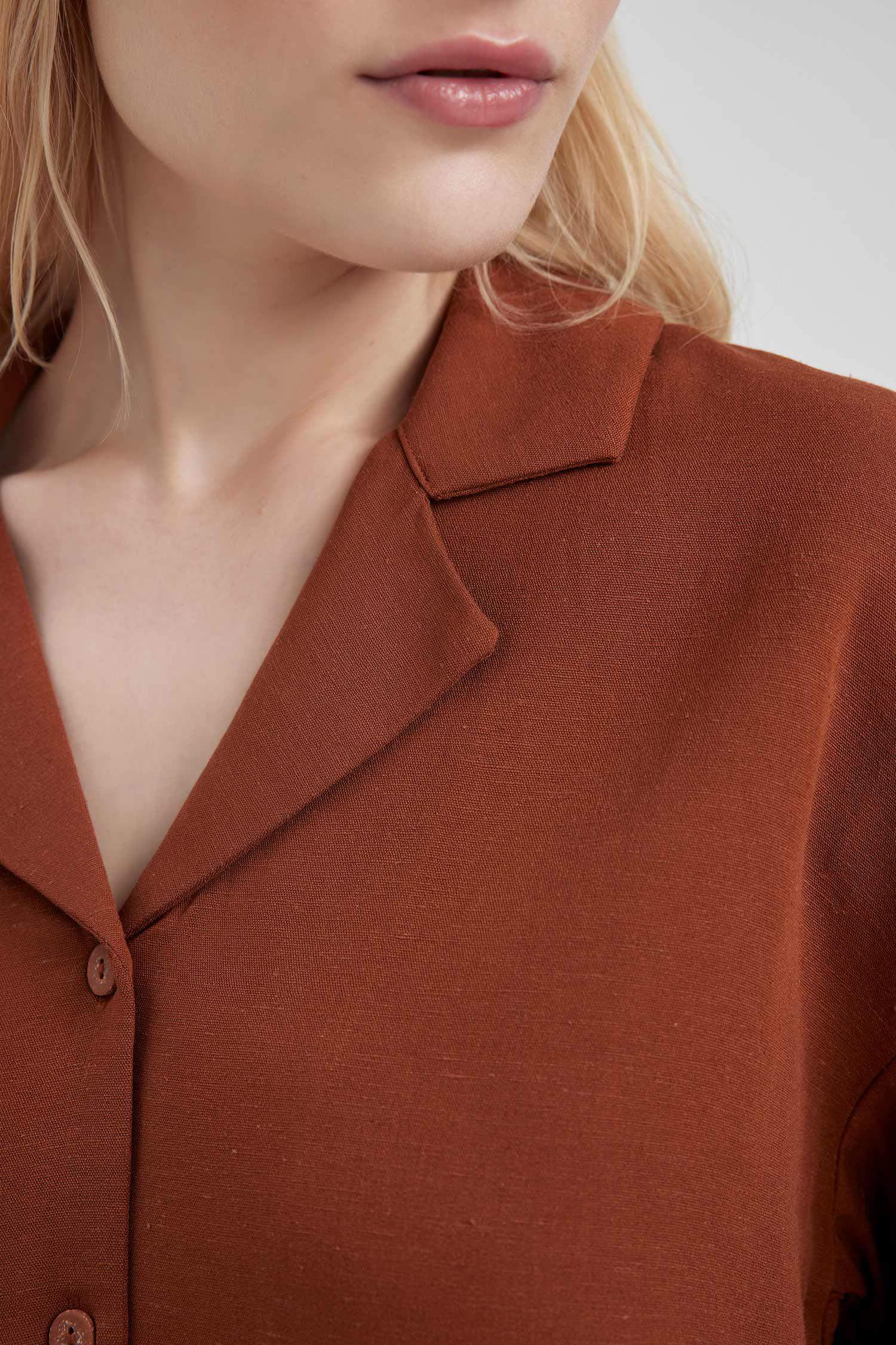 үлкен пішім Қысқа жеңді жейде