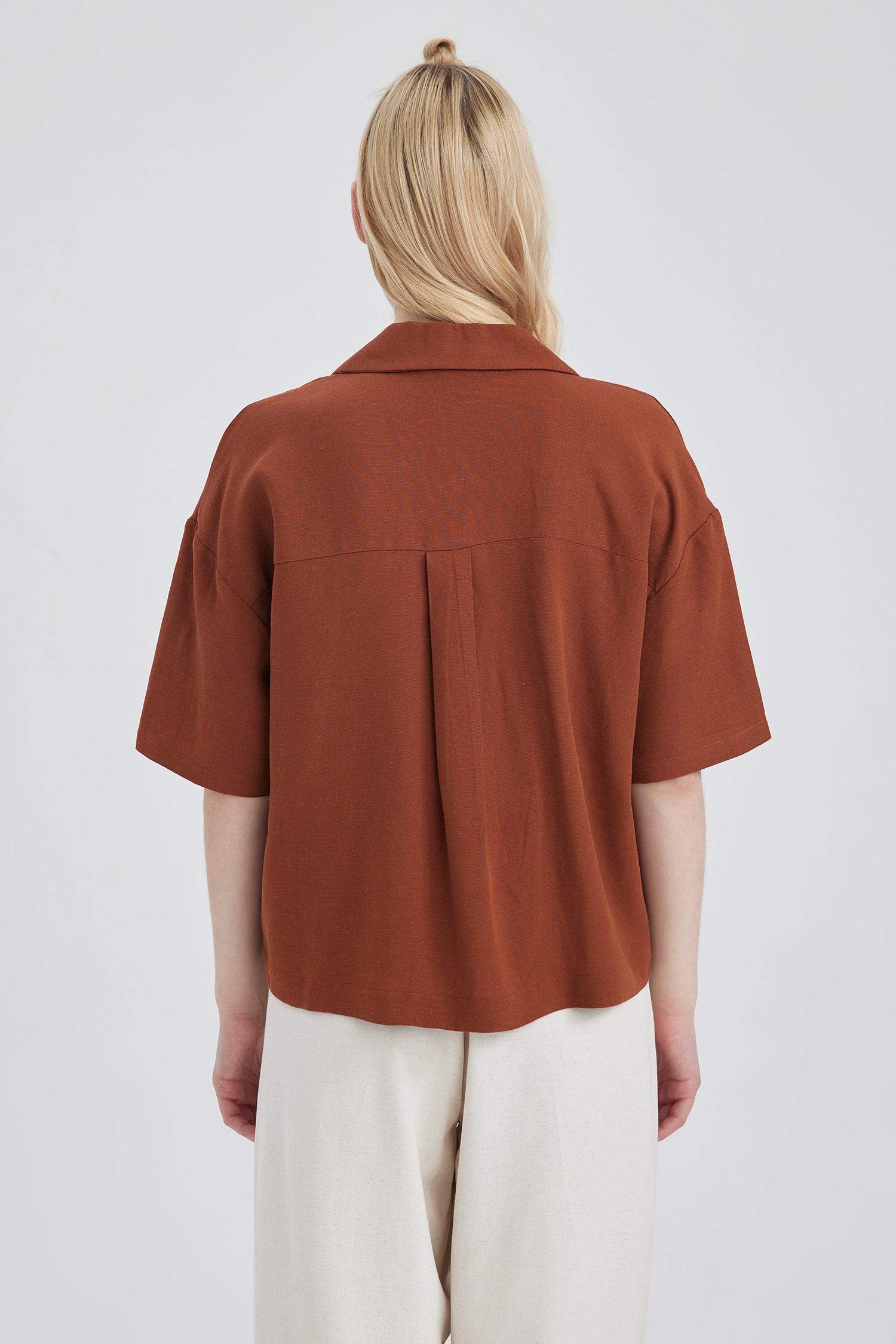 үлкен пішім Қысқа жеңді жейде