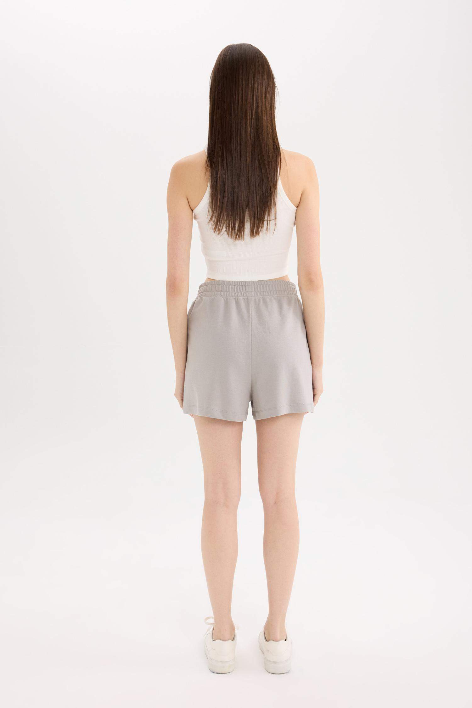 Beli Lastikli Cepli Düz Paça Şort