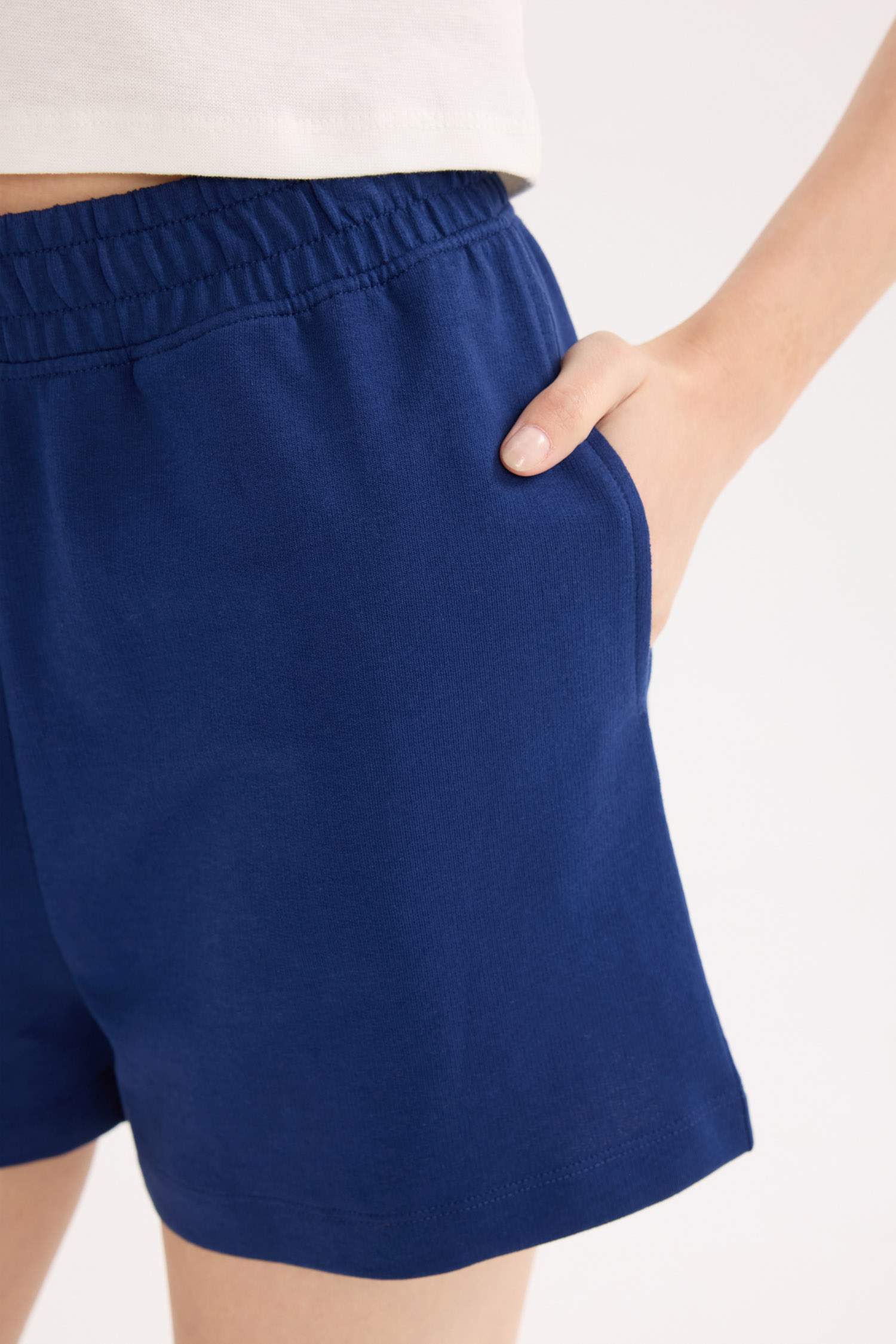 Beli Lastikli Cepli Düz Paça Şort