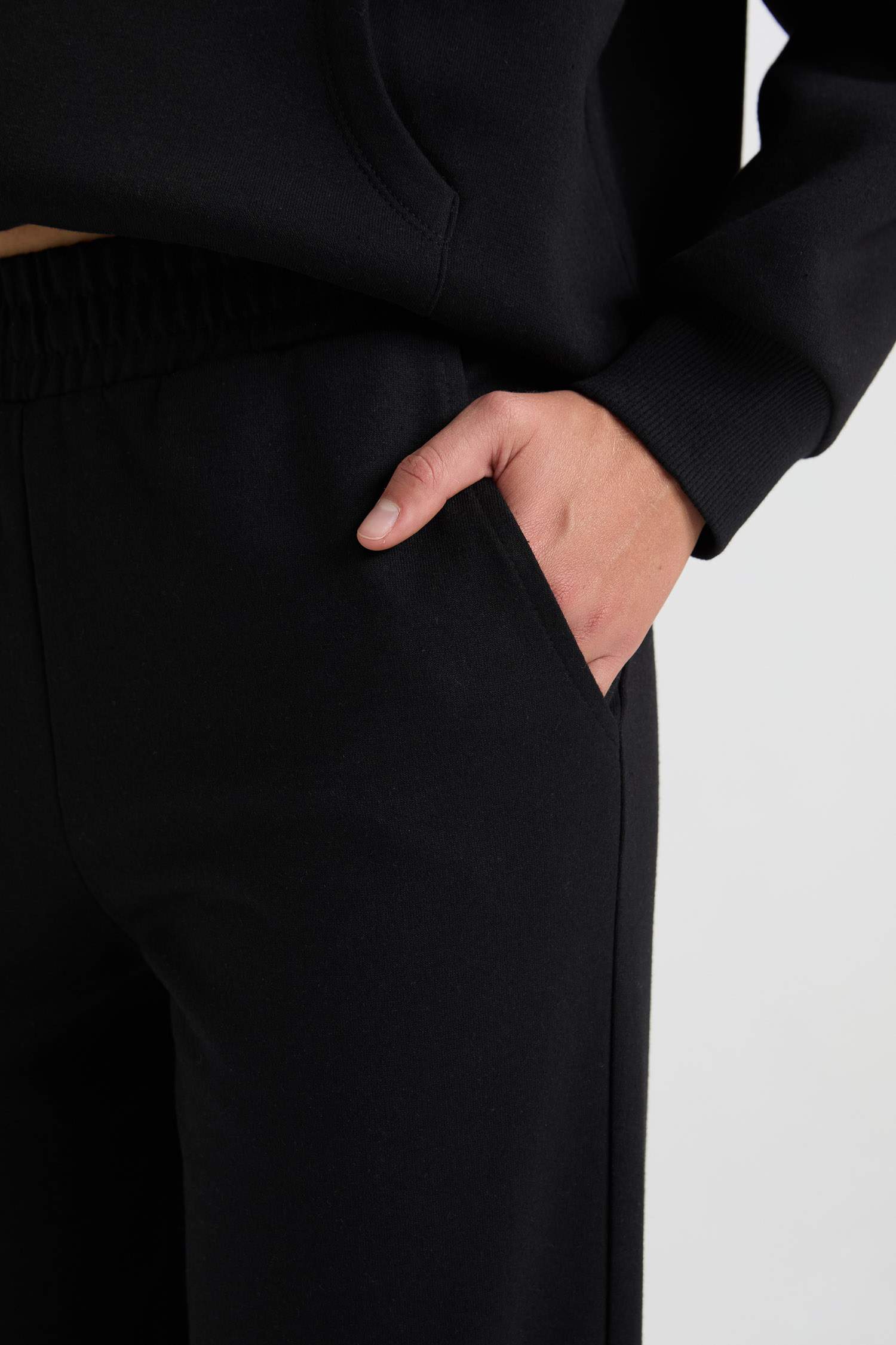 بنطلون بجامة رياضي قماش رقيق