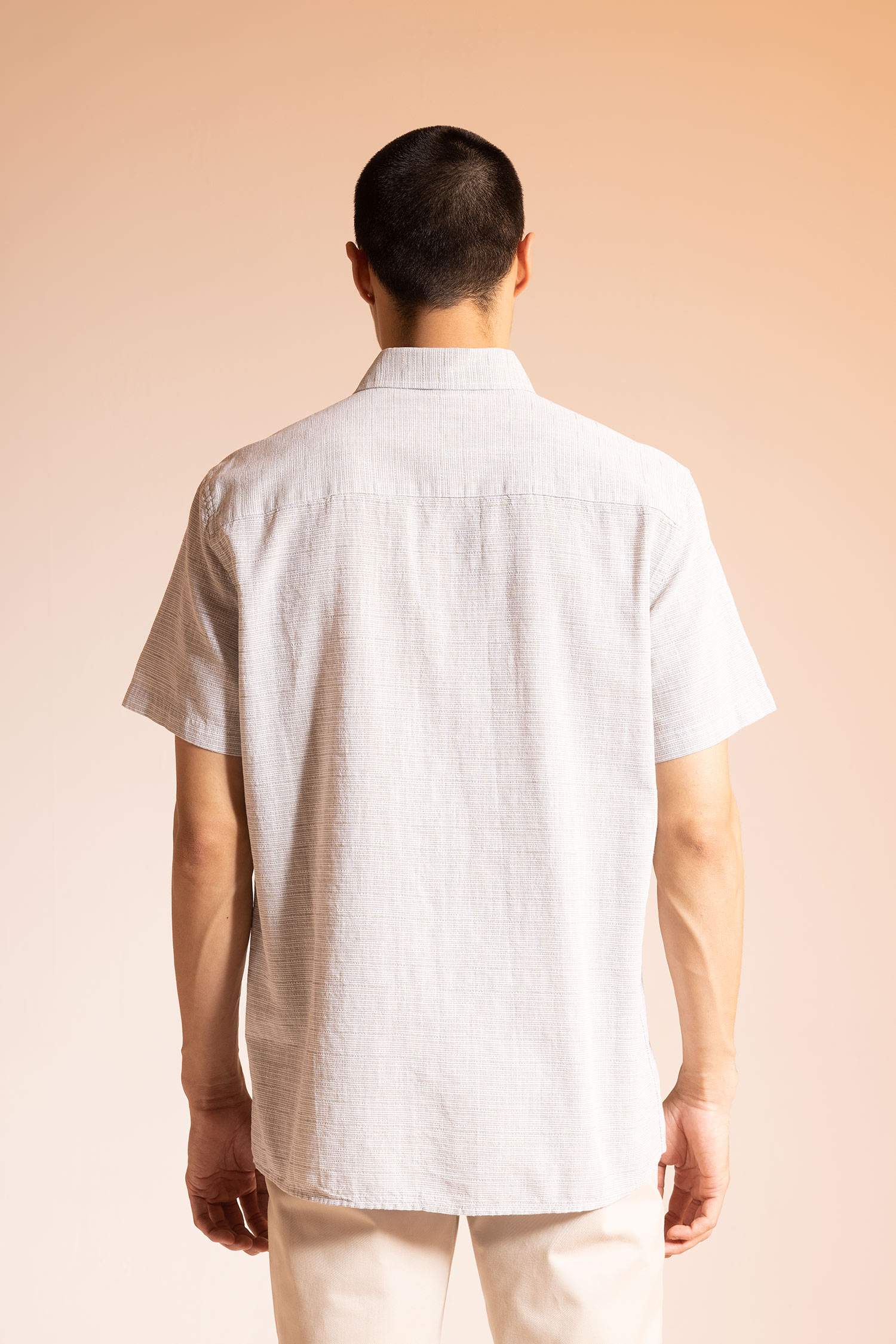 قميص بولو نص كم قصة عادية