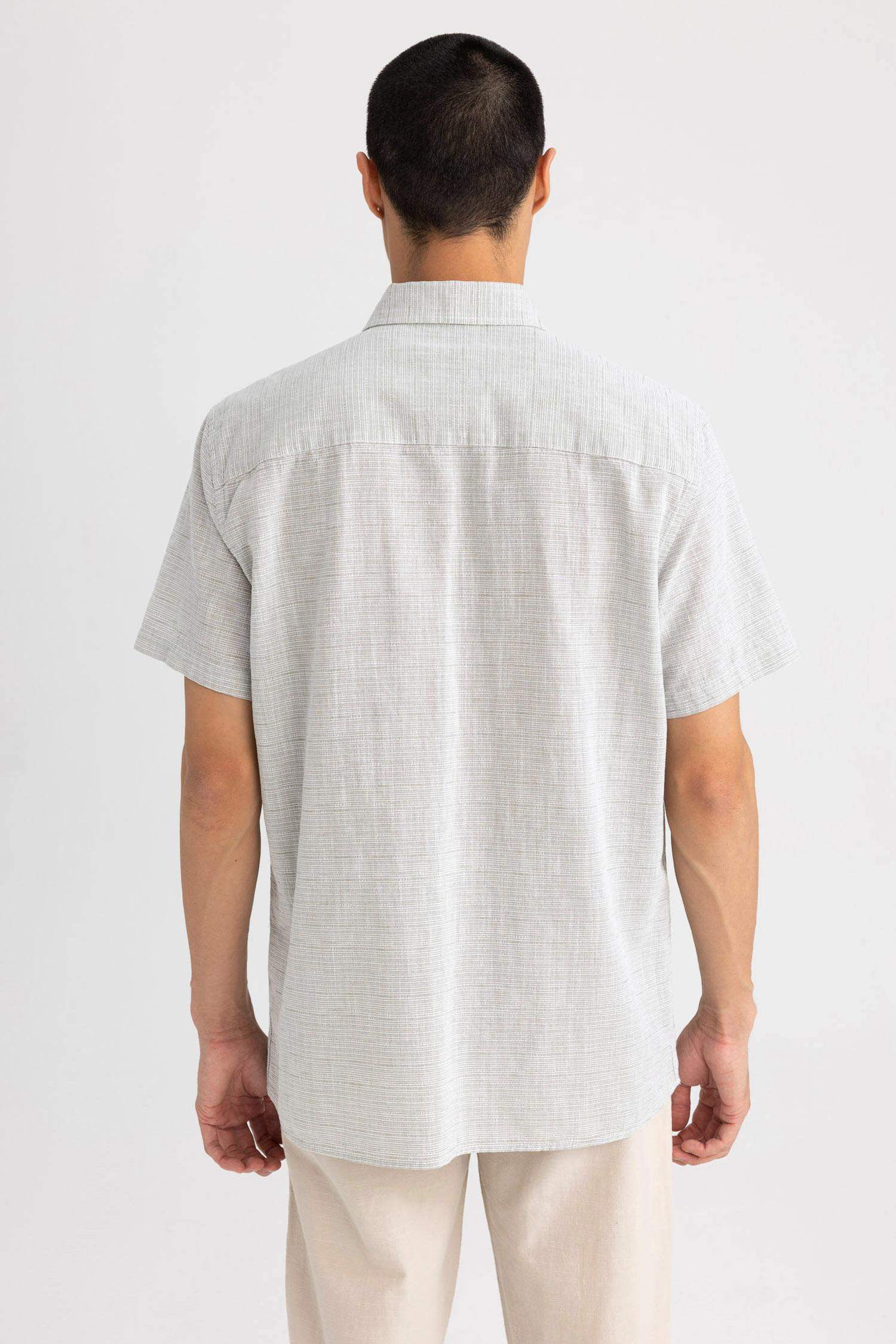 قميص بولو نص كم قصة عادية