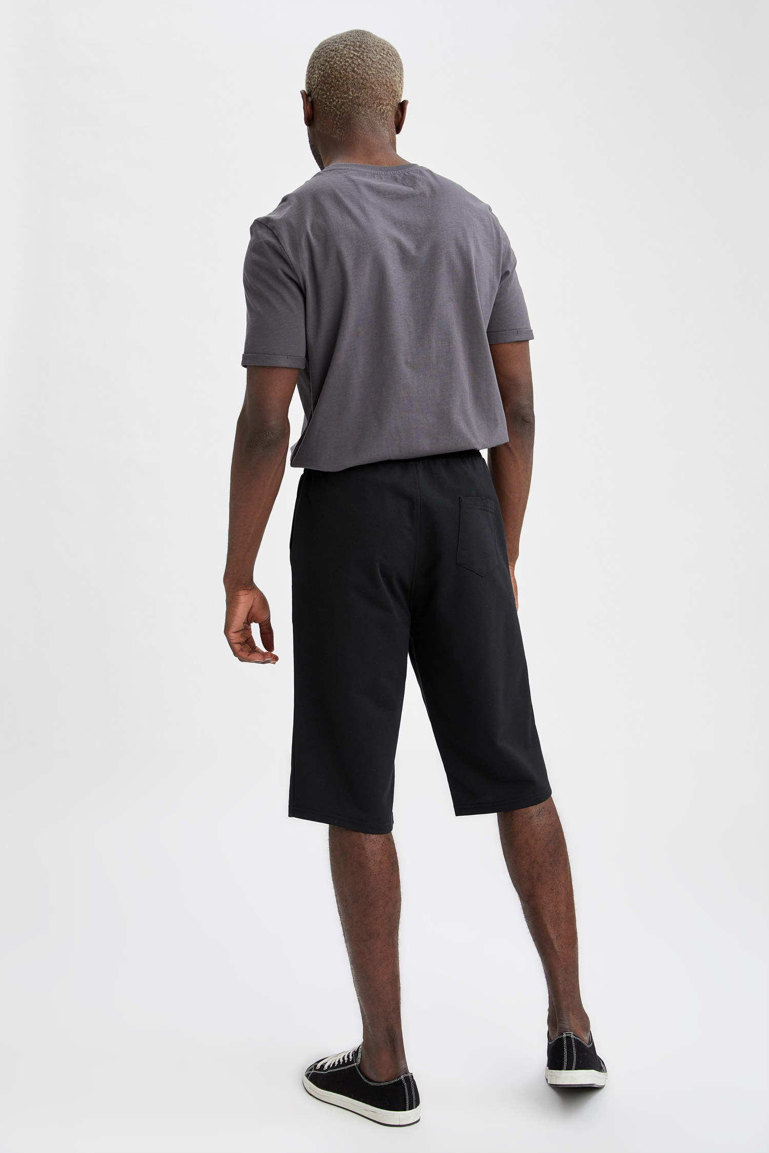 Black Man Regular Fit Basic Capri Shorts 1943972 | DeFacto