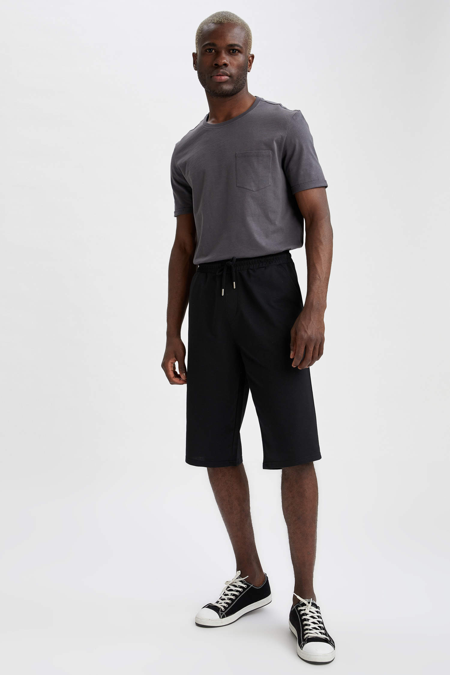 Black Man Regular Fit Basic Capri Shorts 1943972 | DeFacto