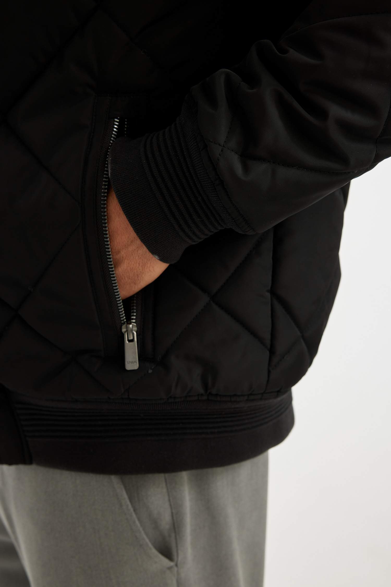 Su İtici Slim Fit Dar Kesim Bomber Kolej Yaka Fermuarlı Cepli Astarlı Mevsimlik Mont